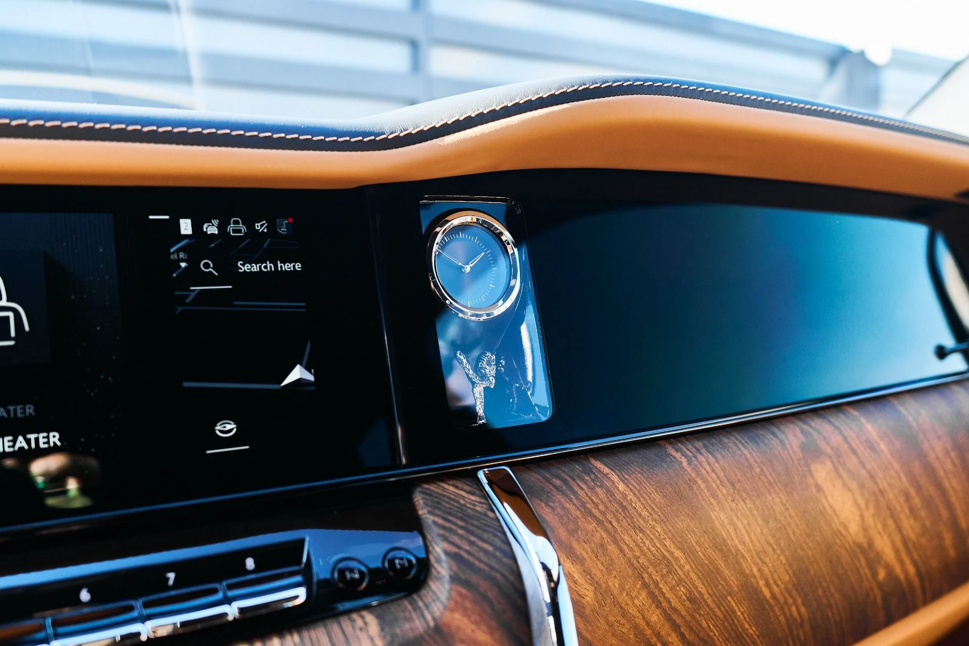 mph090_1411956346_Used_2025_Rolls_Royce_Cullinan_Base_1766020539_a1c60d5e9f