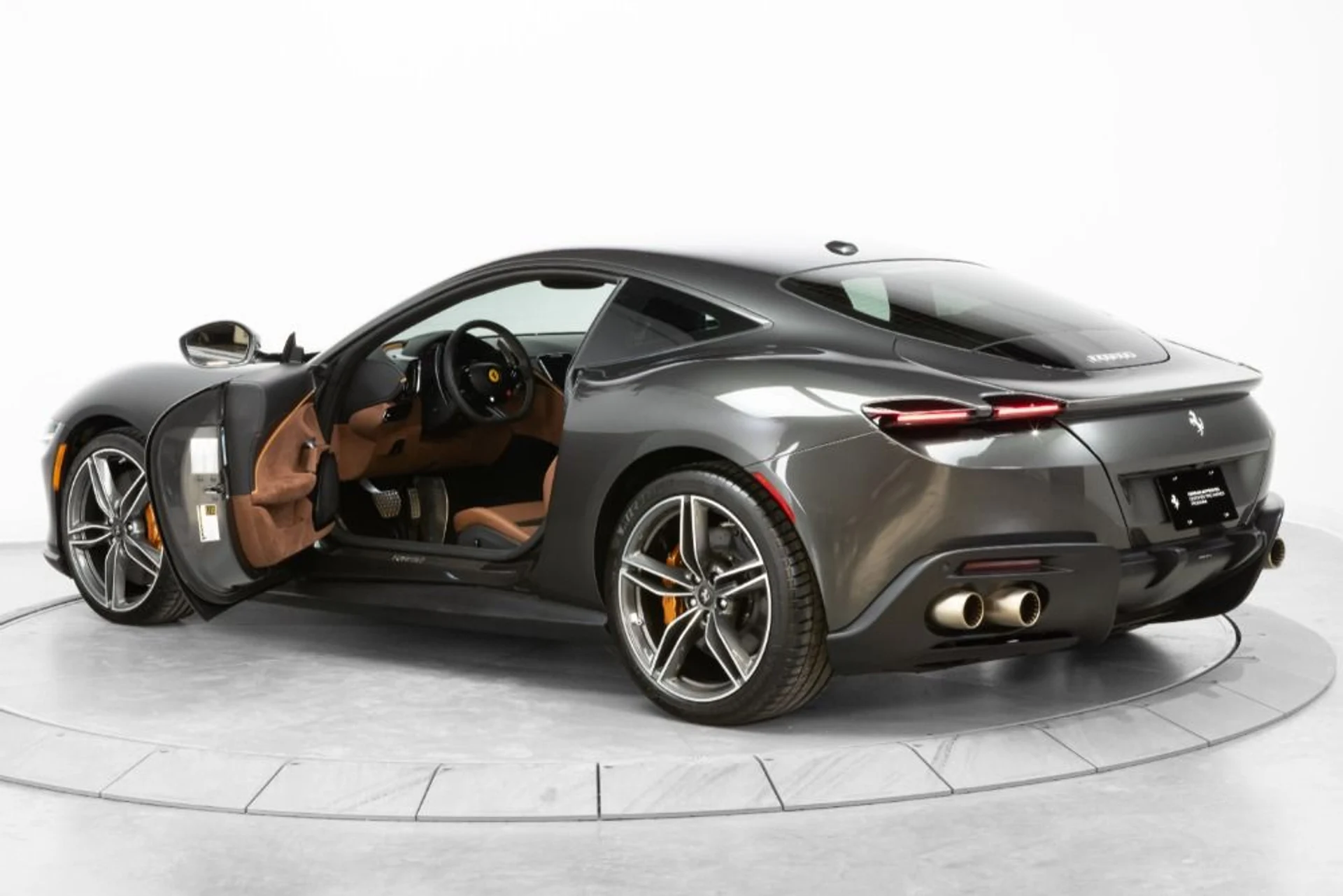 mph090_1413388933_Used_2024_Ferrari_Roma_01c0d1bc2a