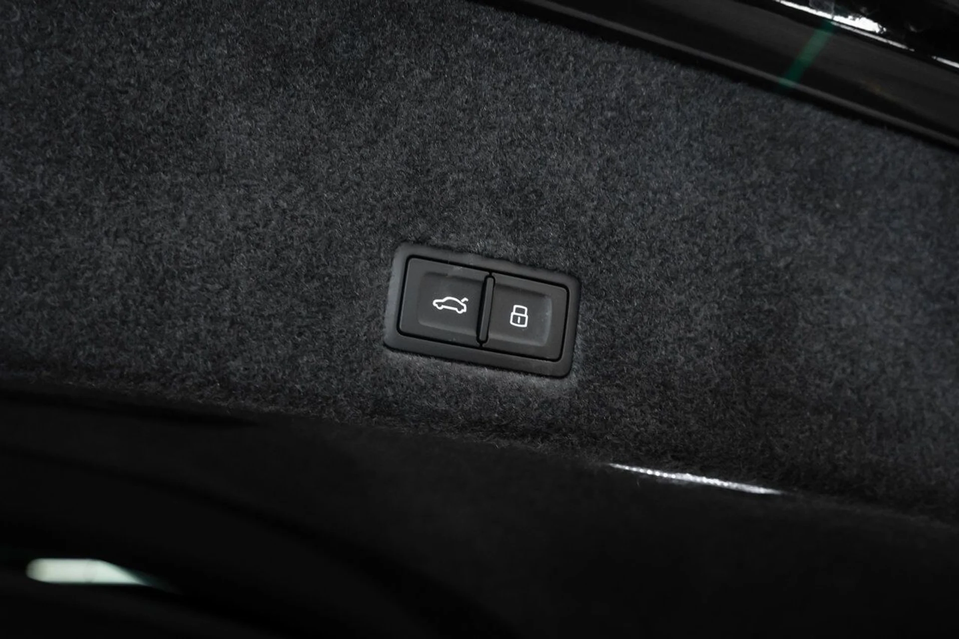 mph090_1786992842_lamborghini_urus_2023_00311f6e98