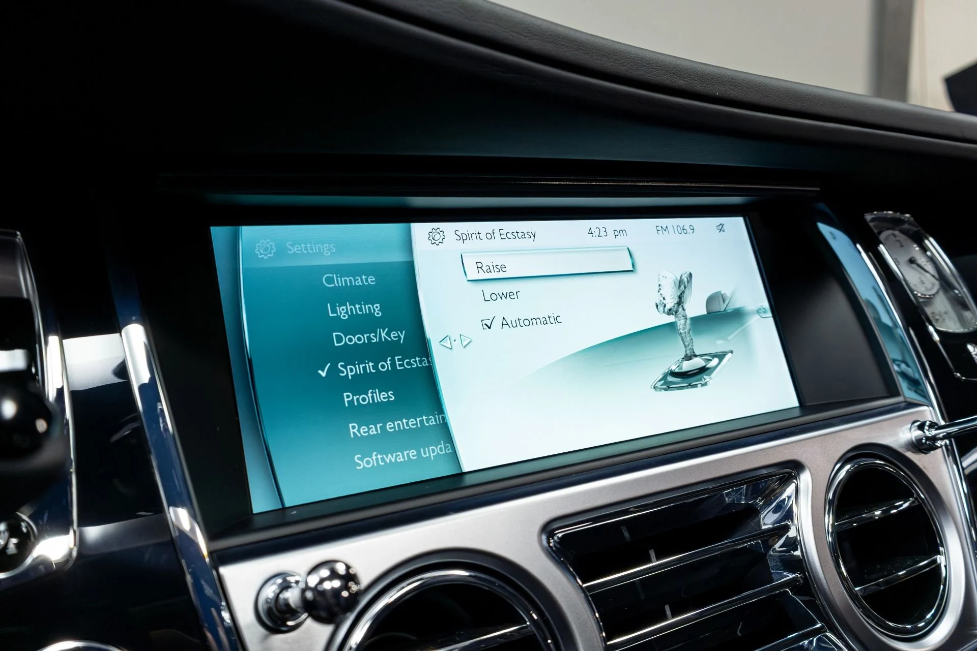 mph090_1882500862_Used_2016_Rolls_Royce_Ghost_1775019332_36f9e43283