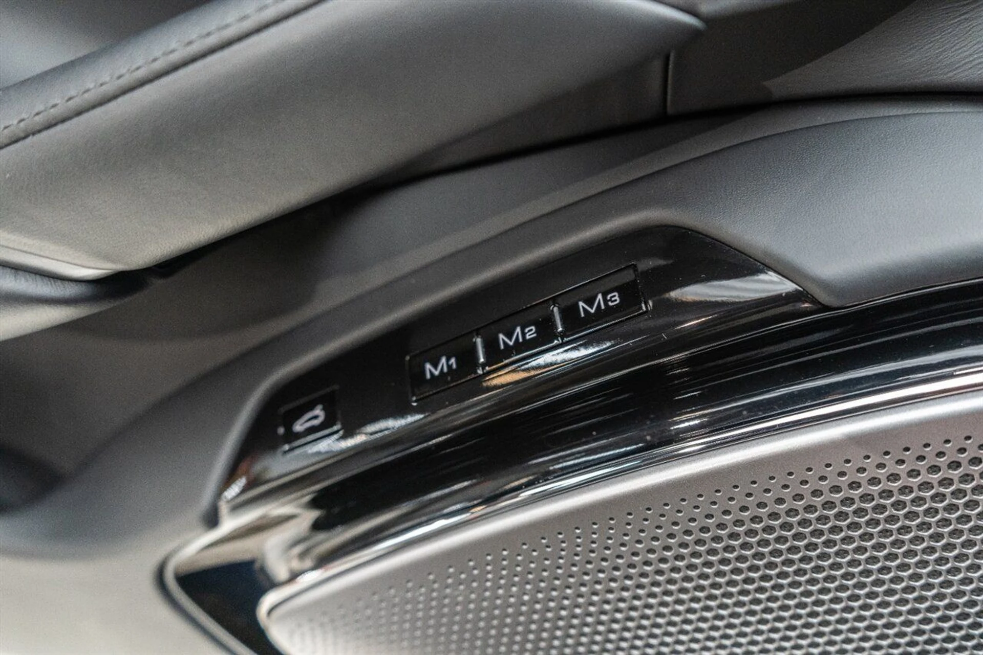 mph090_2421699357_33410bfddf_1280_0fe3108044