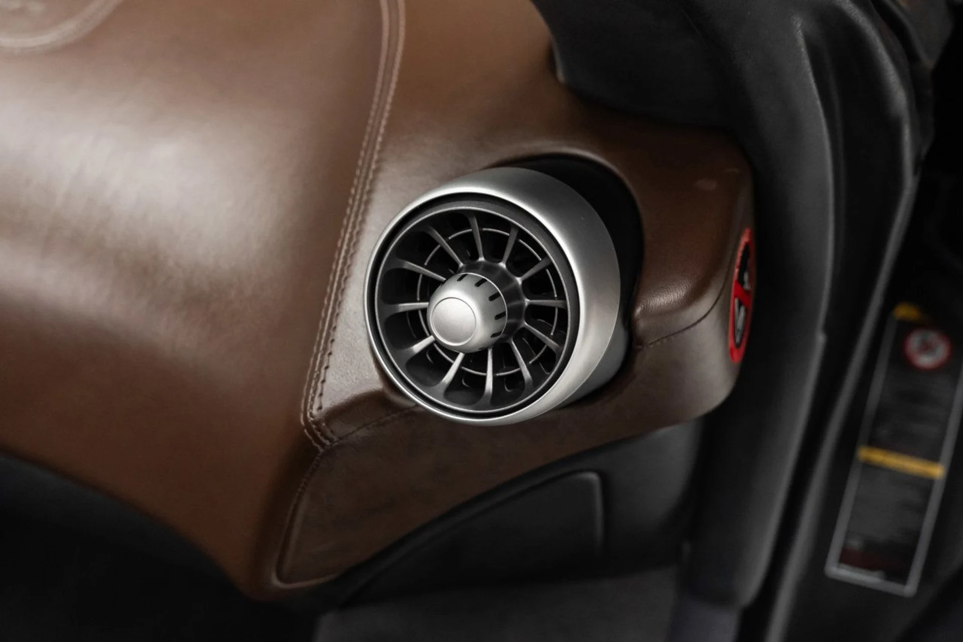 mph090_2454916592_mclaren_mp4_12c_2014_c2a1b91571