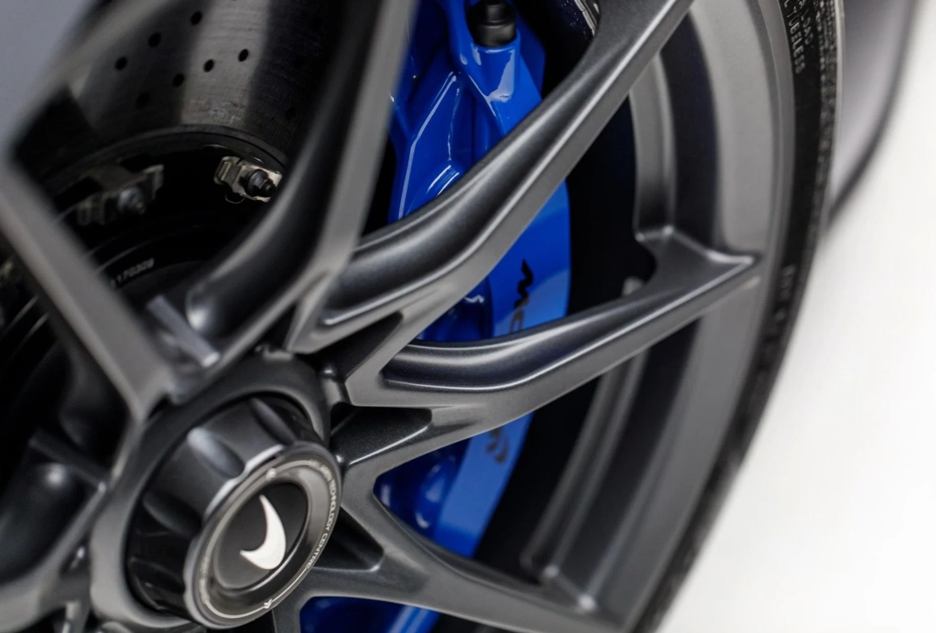 mph090_2461733723_12200_p91_l_016788ef3c