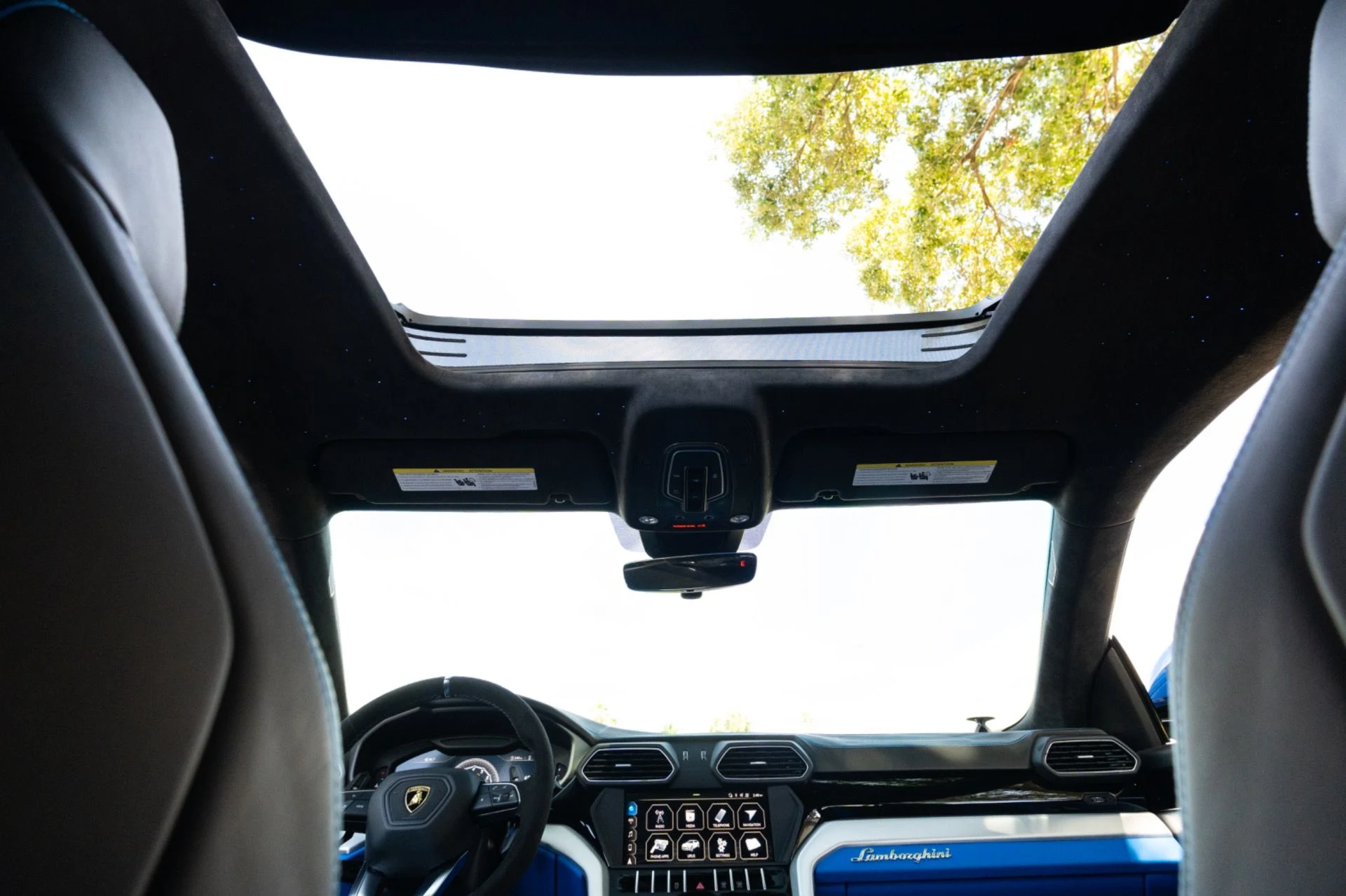 mph090_27254089_Used_2019_Lamborghini_Urus_1781241945_454420bf5f