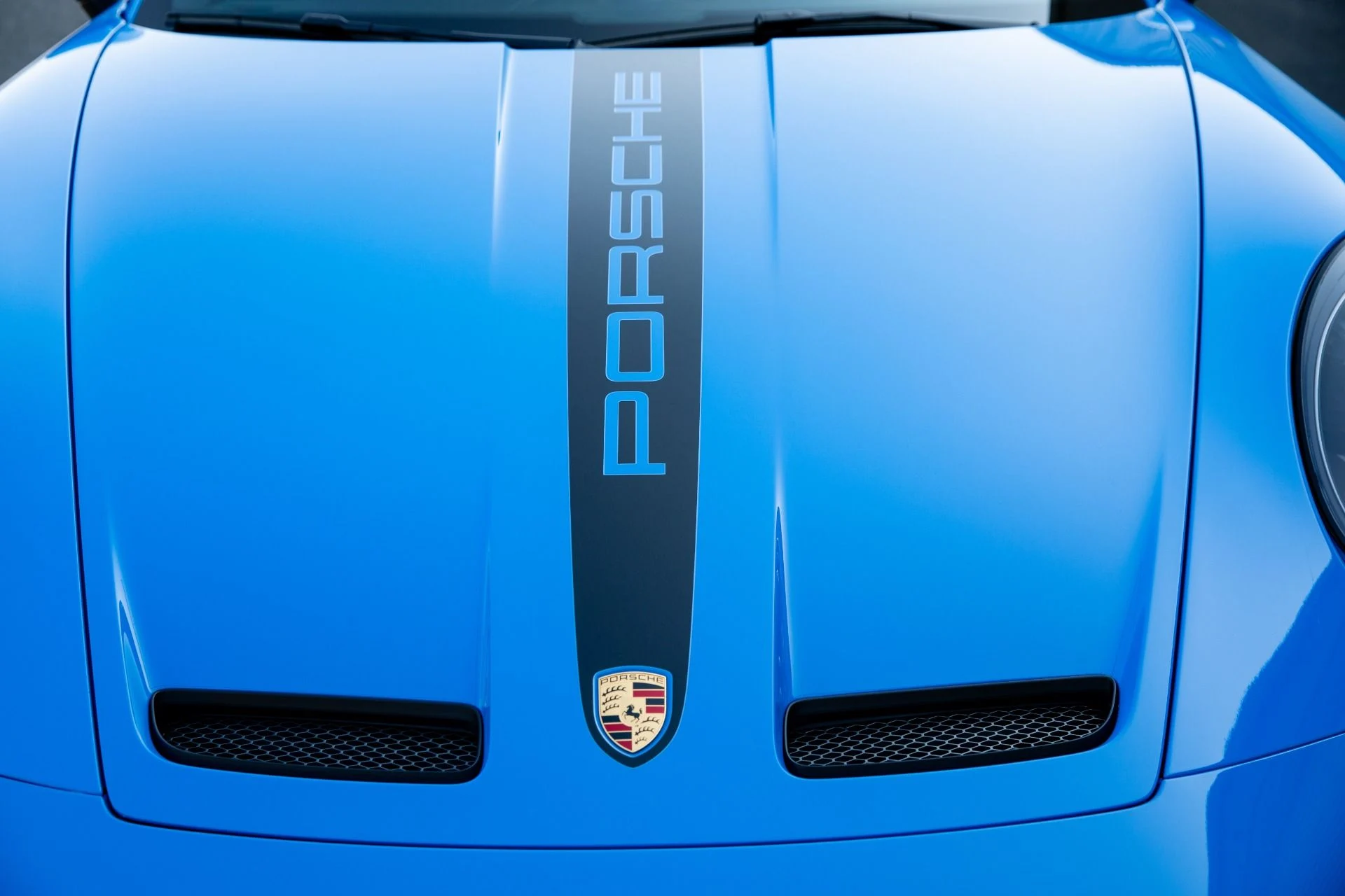 mph090_2892639497_Used_2022_Porsche_911_GT_3_1769043467_3a12b22e9a