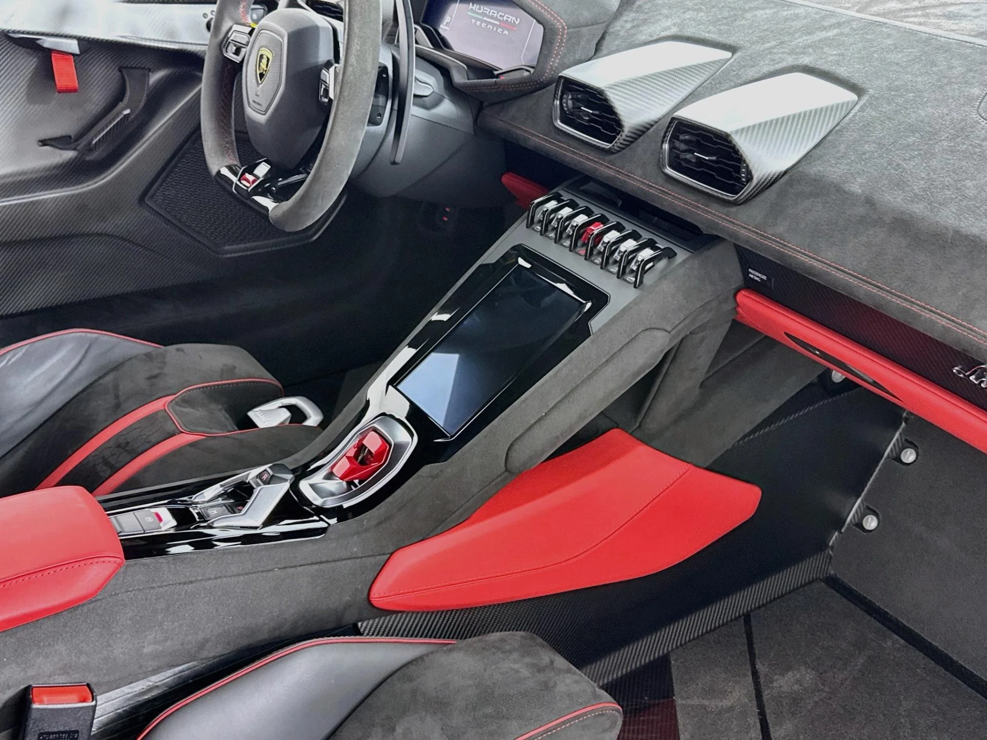 mph090_2930054171_Used_2023_Lamborghini_Huracan_Tecnica_1793401565_706ee2ee45