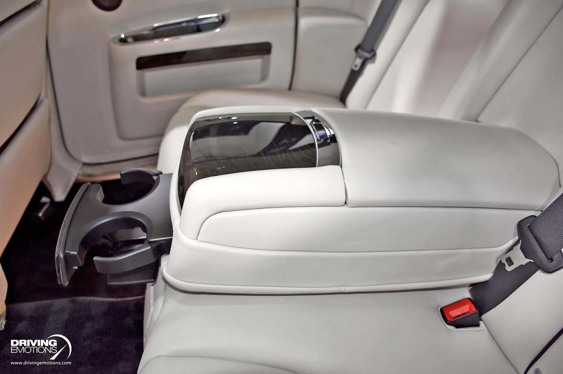 mph090_2964966157_872_p91_l_1af2387cf4