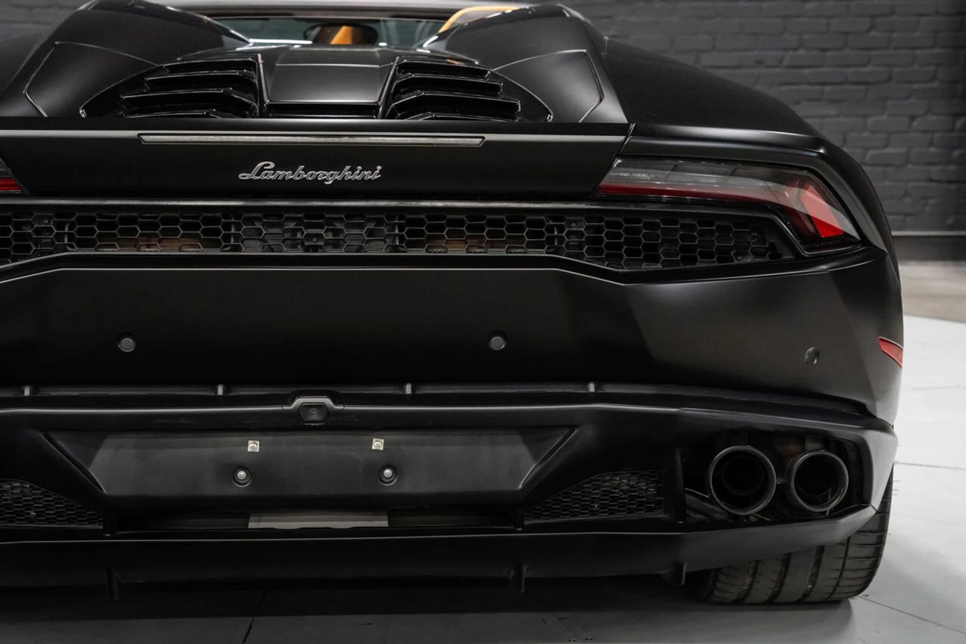 mph090_3125747121_lamborghini_huracan_2016_c318015226