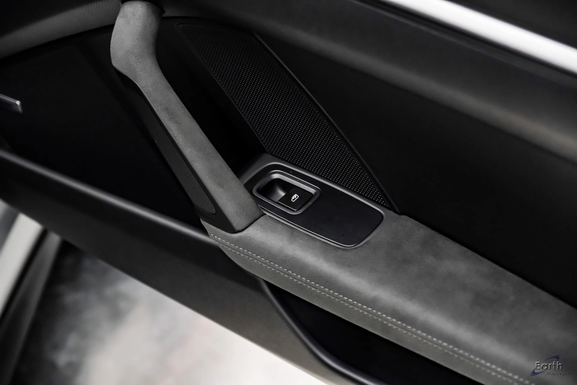 mph090_3157627416_0e9cf4582bed4edd9b1ff4f9dce7b932x_5a2eb2039f