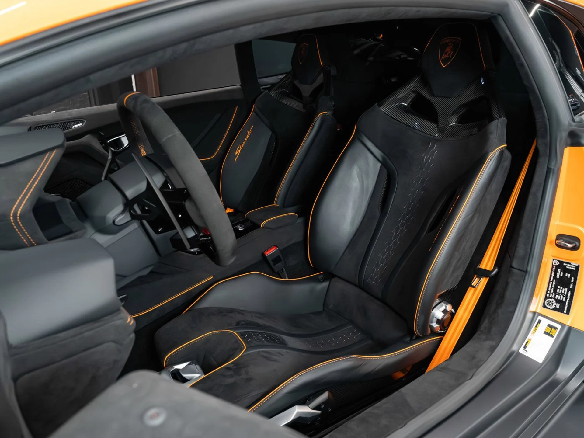 mph090_317860965_lamborghini_huracan_2023_4e43b5b8b7