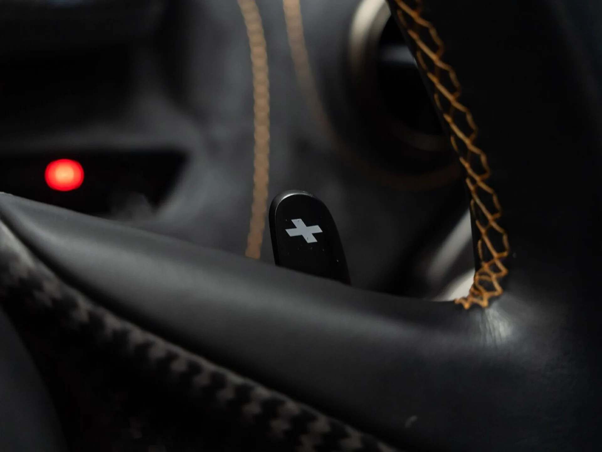 mph090_3265654618_mclaren_720s_2018_03b239e2a2