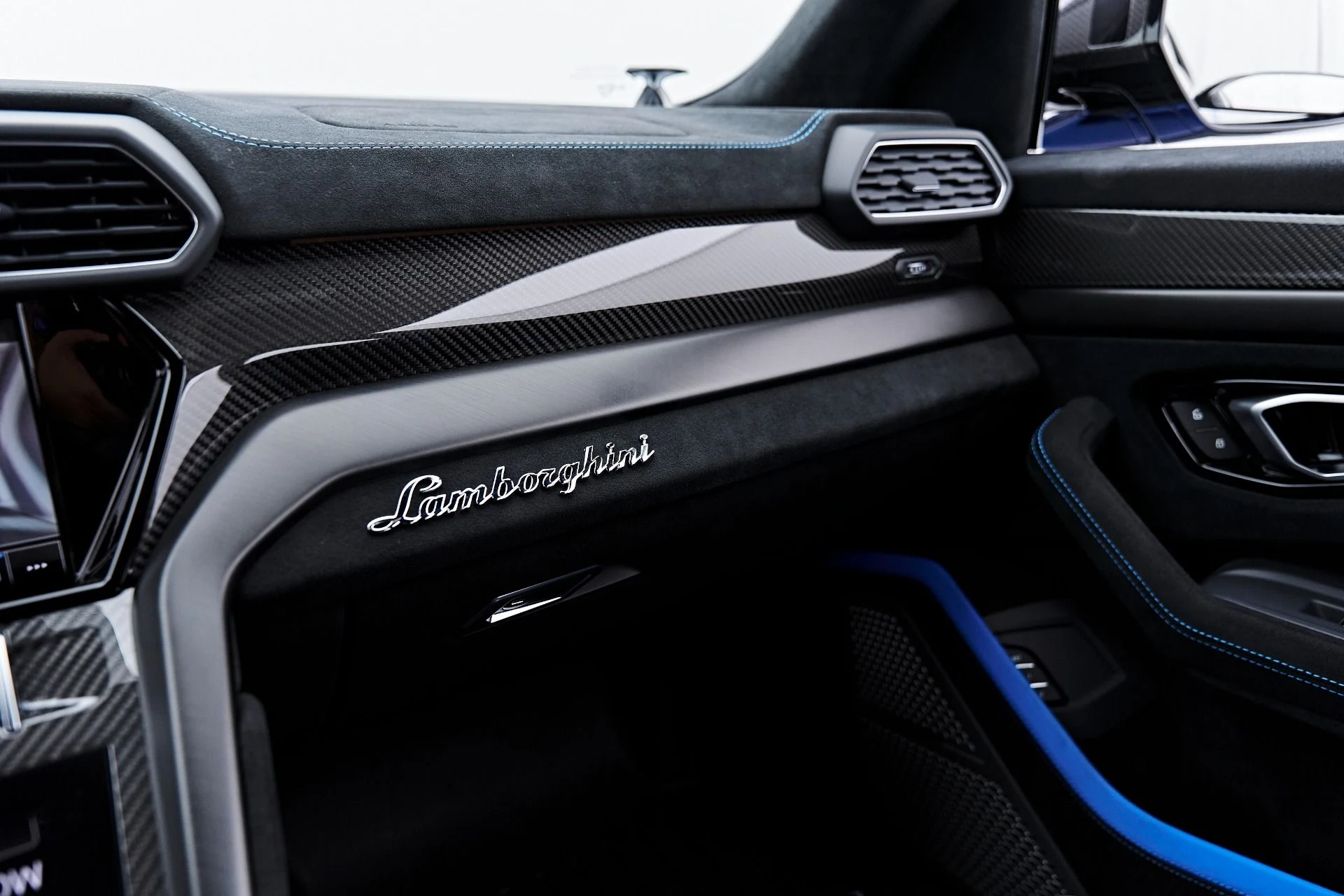 mph090_327174217_Used_2023_Lamborghini_Urus_Performante_1790208957_b360f2c7b2
