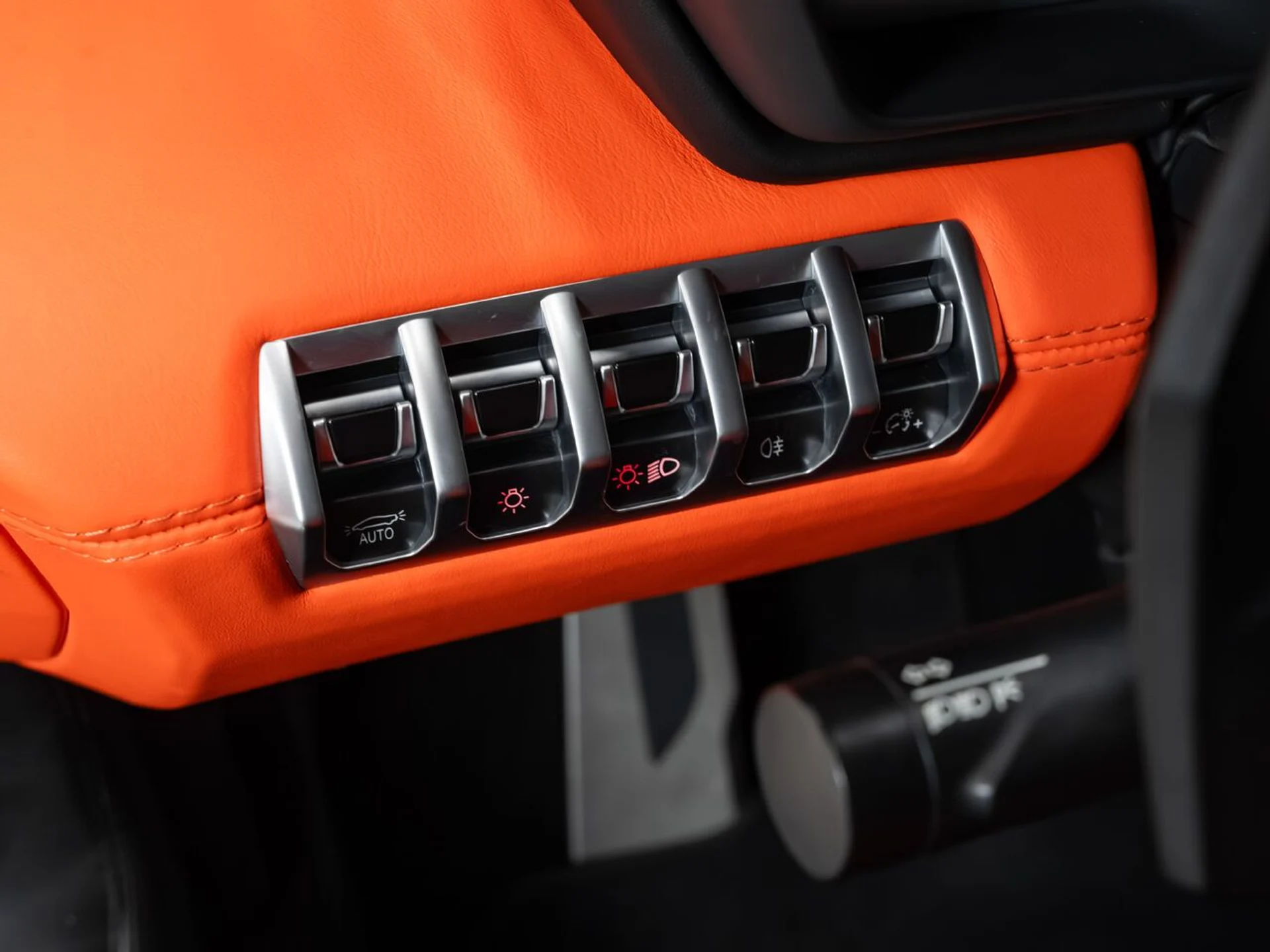 mph090_3640663036_lamborghini_aventador_2015_392c135a4f
