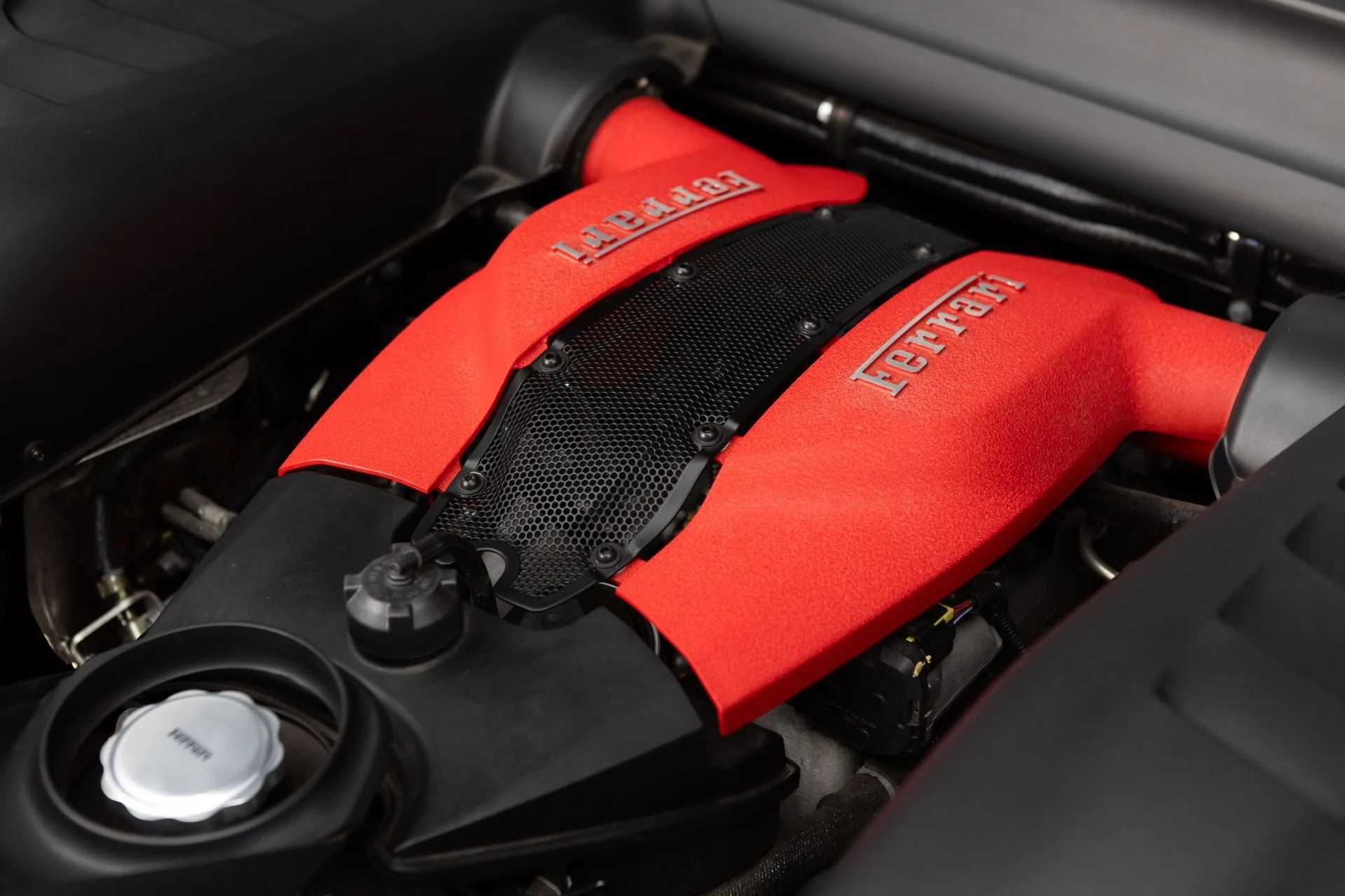 mph090_3649736763_Used_2020_Ferrari_F8_Tributo_1773415010_deadec654c