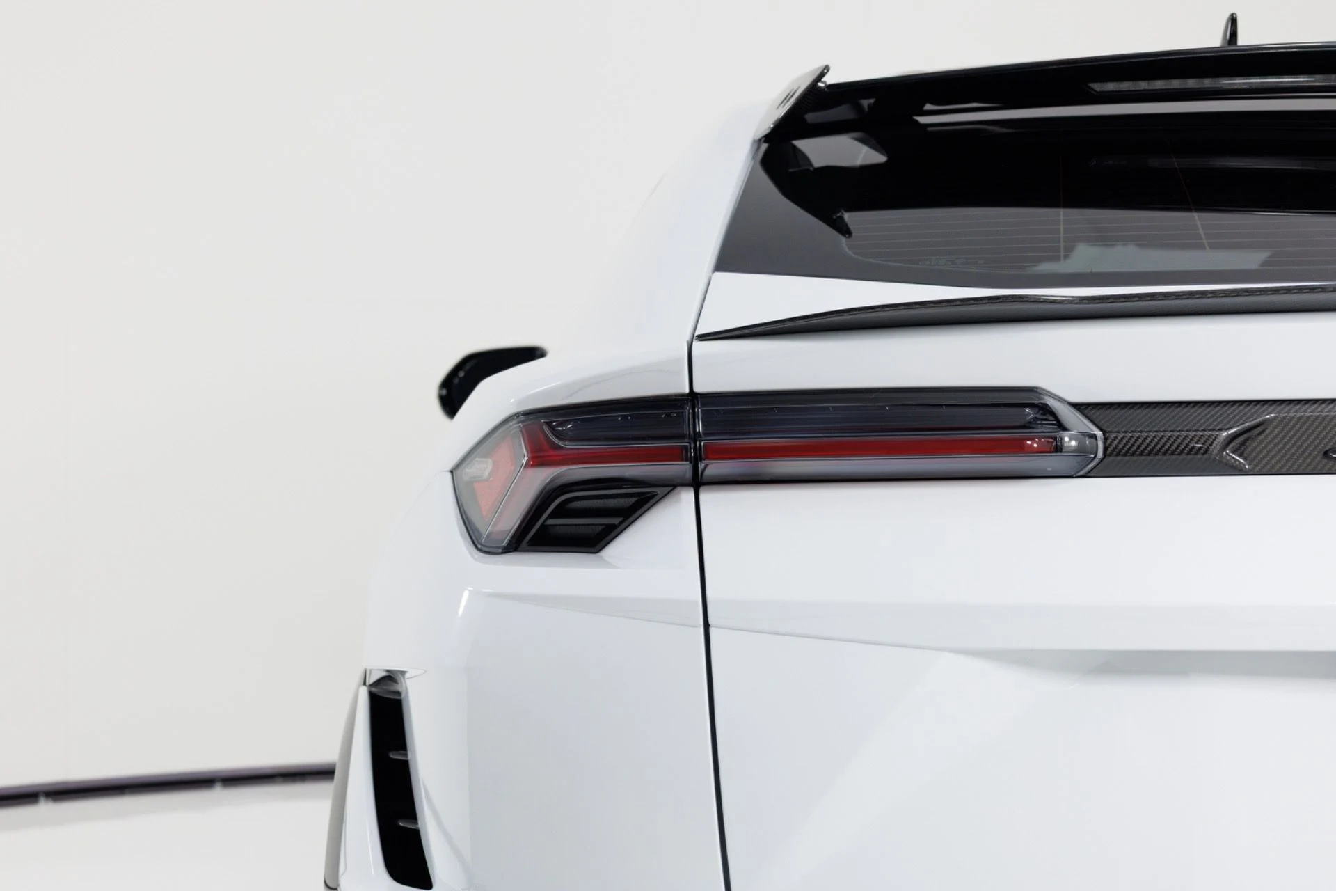 mph090_3882016211_Used_2024_Lamborghini_Urus_Performante_1780601159_00c3c1933b