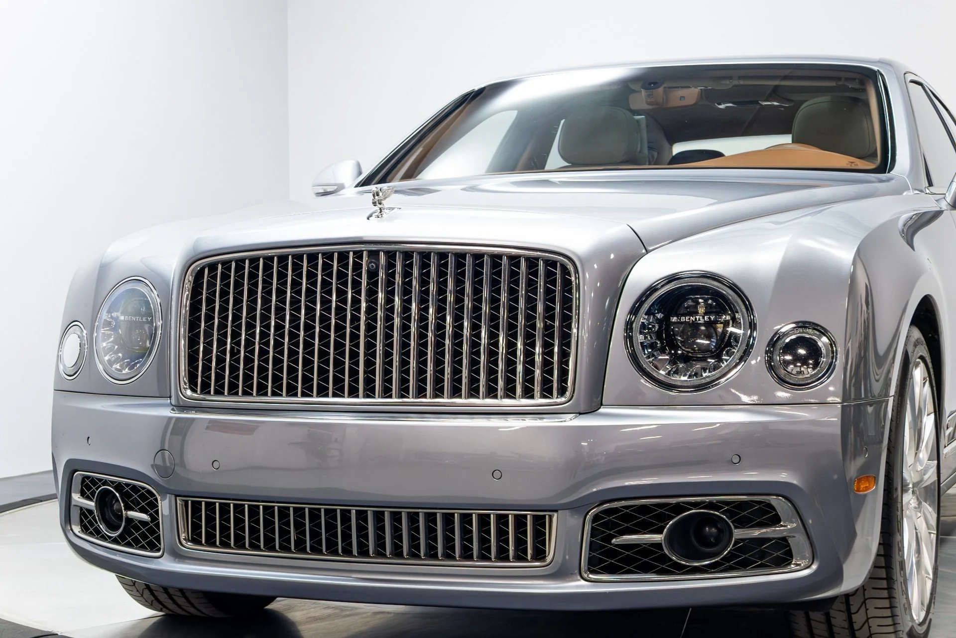 mph090_4245616766_Used_2017_Bentley_Mulsanne_Speed_1775685979_05084761e4