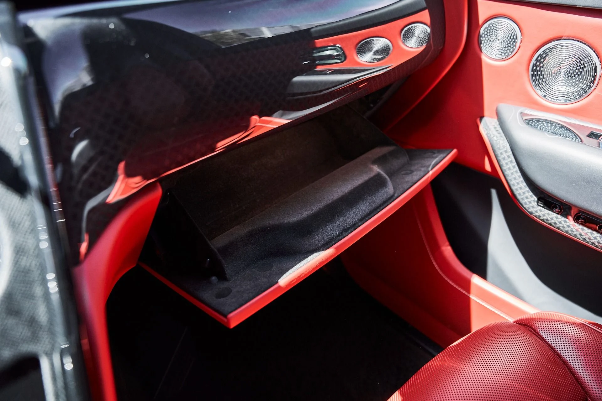 mph090_4260158692_Used_2024_Rolls_Royce_Cullinan_Black_Badge_1775871095_07b4343e9d