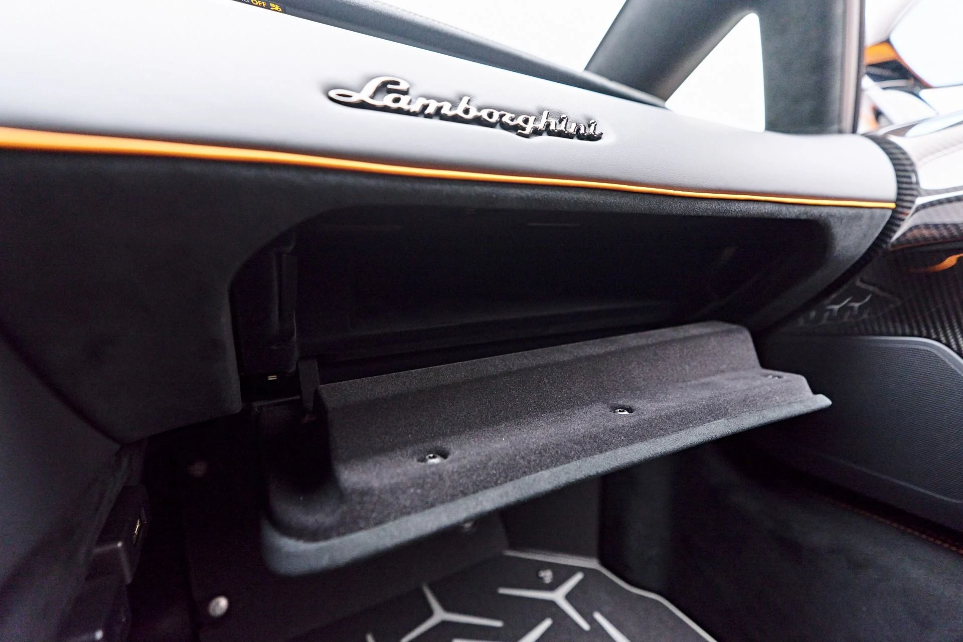mph090_580136049_Used_2021_Lamborghini_Aventador_SVJ_Base_1755224573_19abc02c01