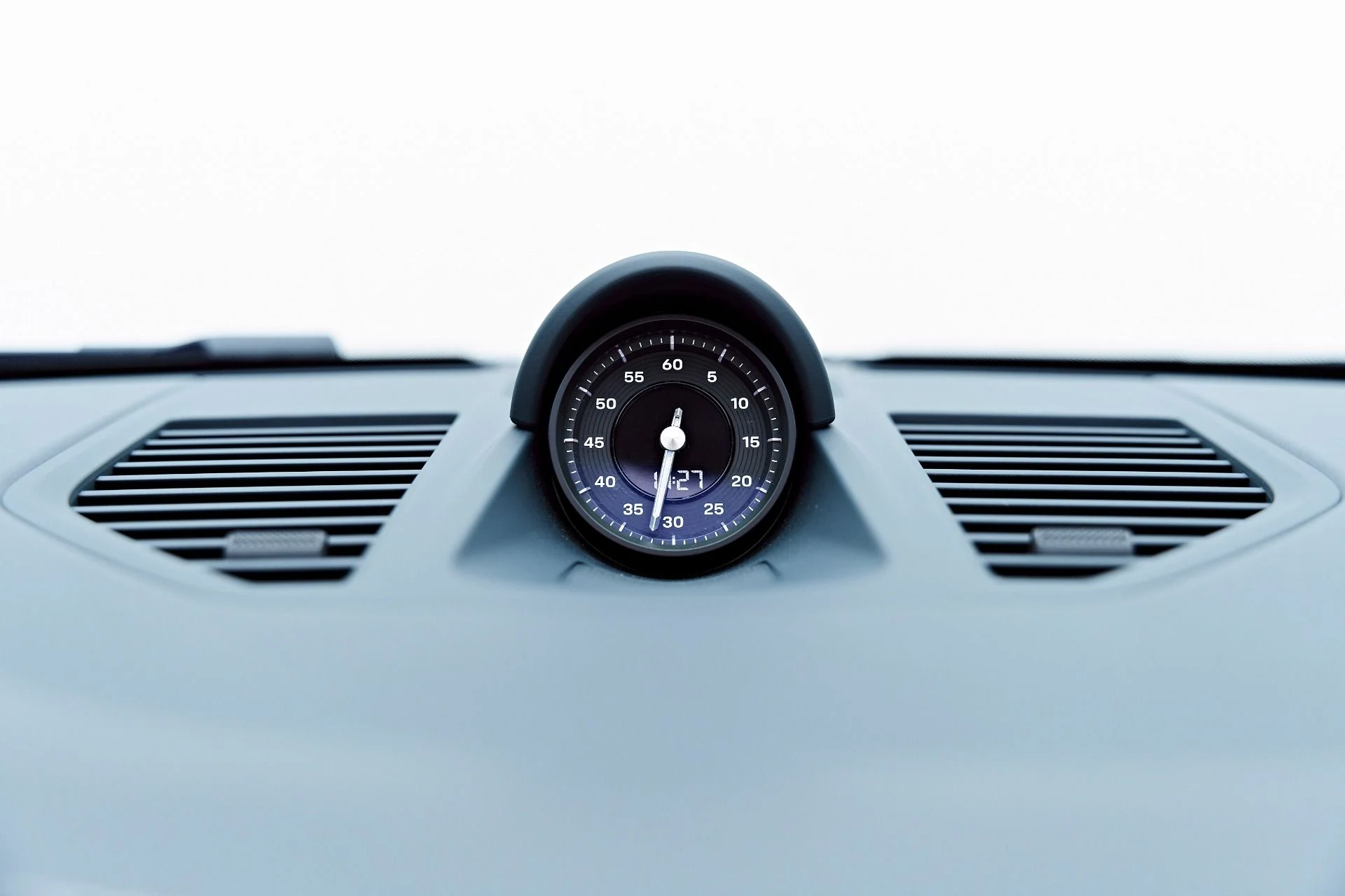 mph090_829573131_Used_2025_Porsche_911_Carrera_1777504871_efb03601af