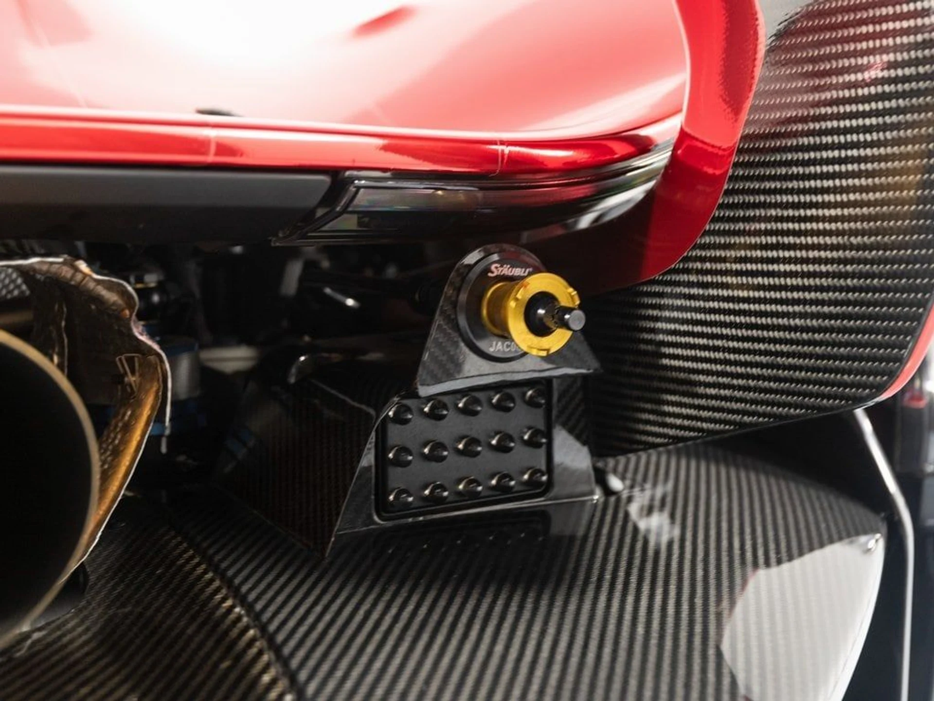 mph090_845067192_909346e2cc58c7210676059b6a6f80cbx_d23383f694