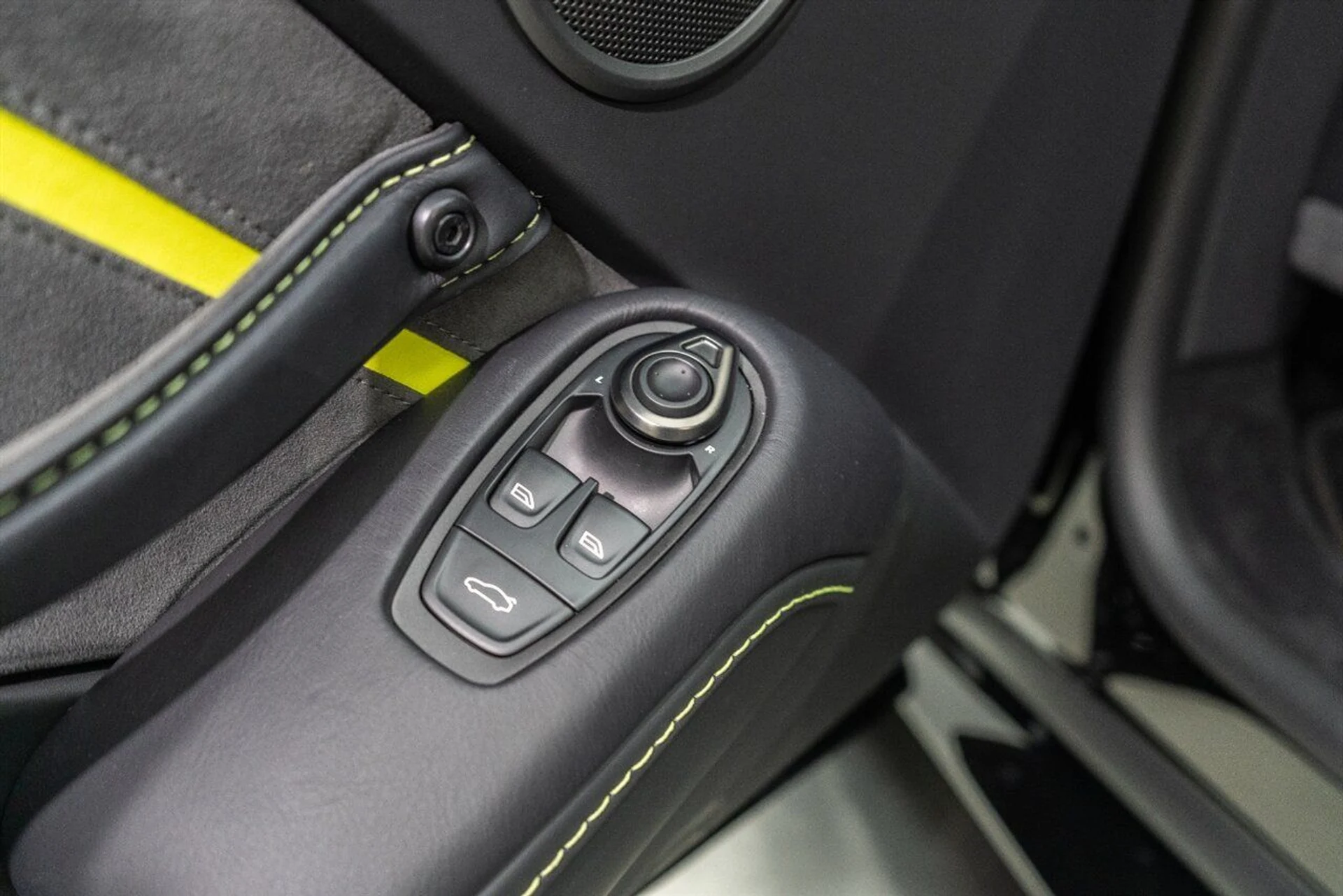 mph090_84769893_611118b4ec_1280_74479d9a5b