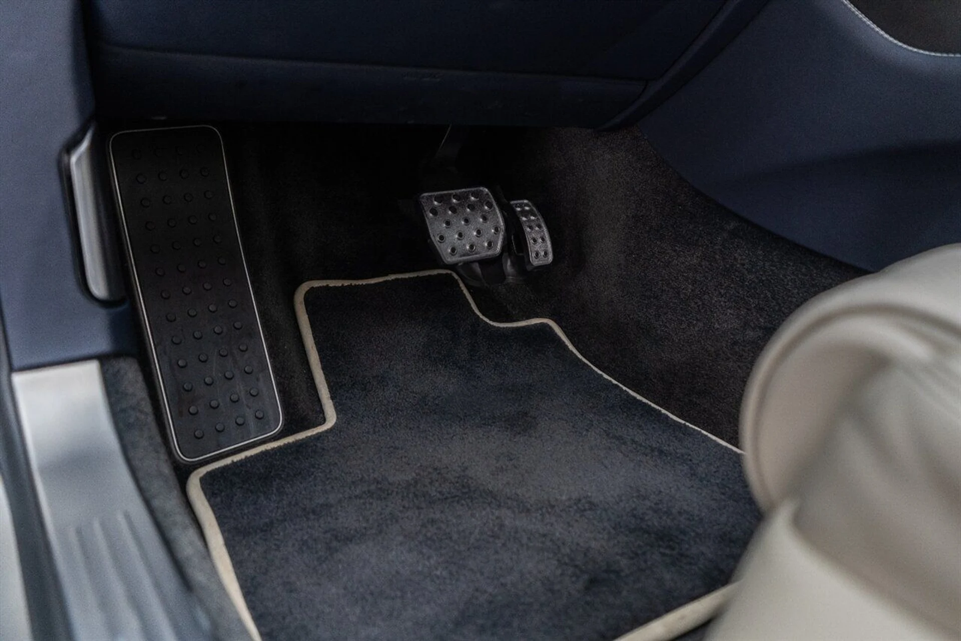 mph090_870255649_999e75a530_1280_8266e477c5