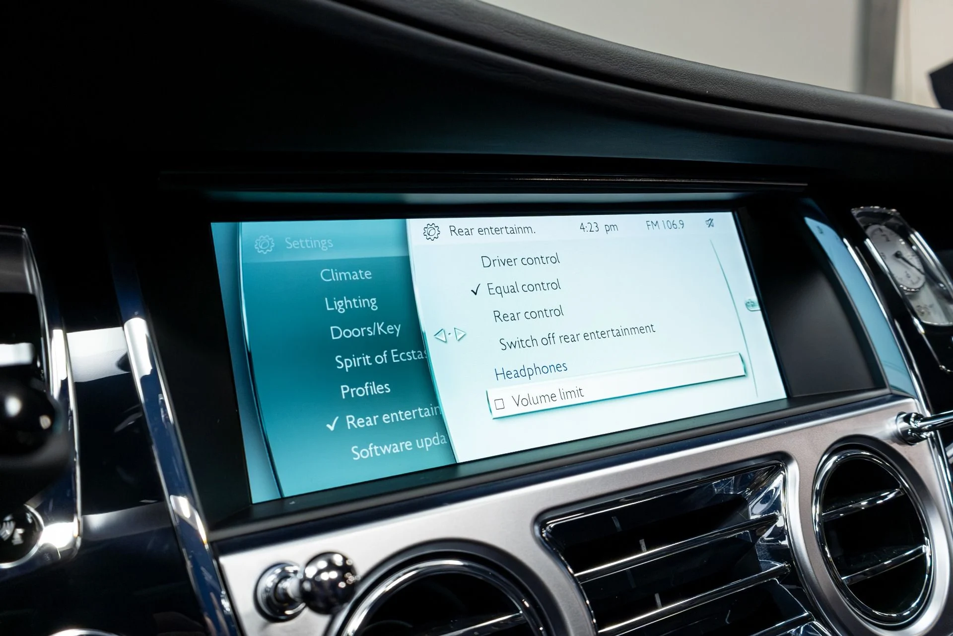 mph091_1203775719_Used_2016_Rolls_Royce_Ghost_1775019332_3f7612fdb8