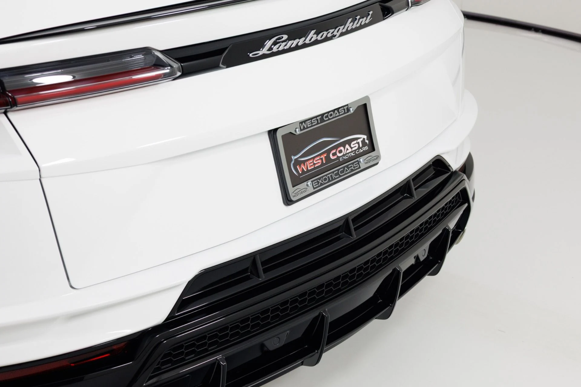 mph091_1520946709_Used_2024_Lamborghini_Urus_S_1775674860_f5bfe54e57