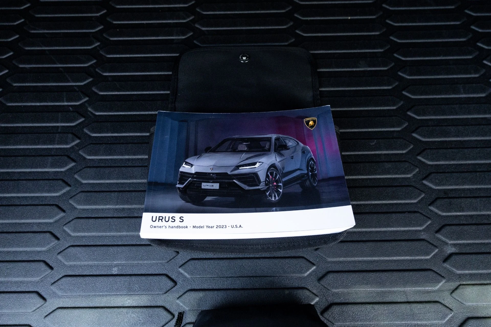 mph091_1754720403_Used_2023_Lamborghini_Urus_S_1780940773_ee7d157163