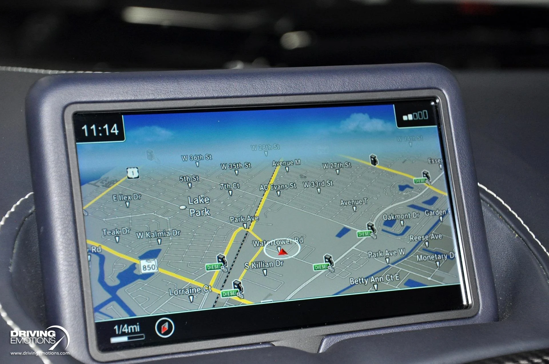 mph091_18225950_880_p92_l_3e9f61a4ad