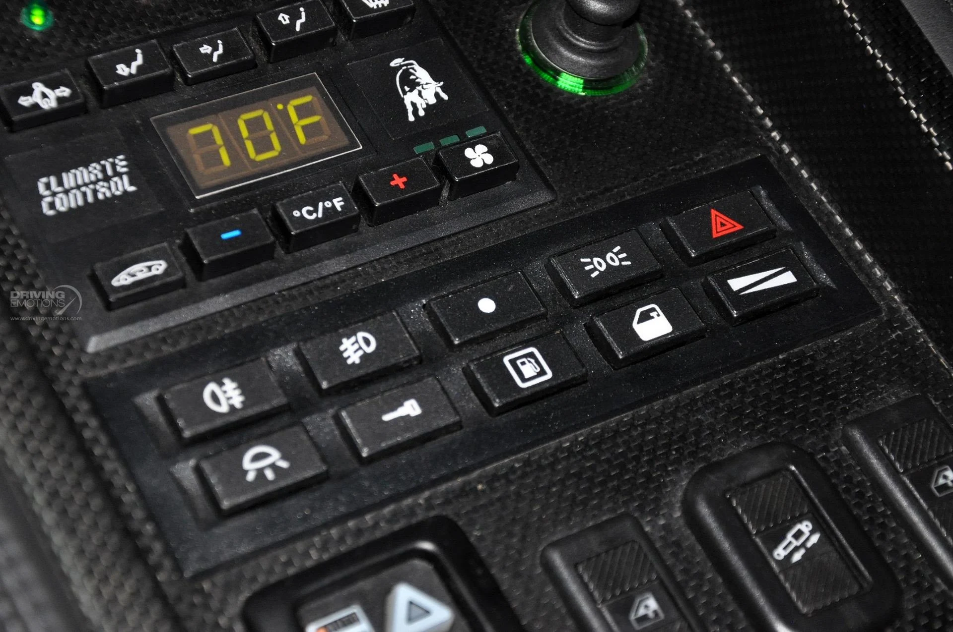 mph091_2088025965_192_p92_l_7026c39840