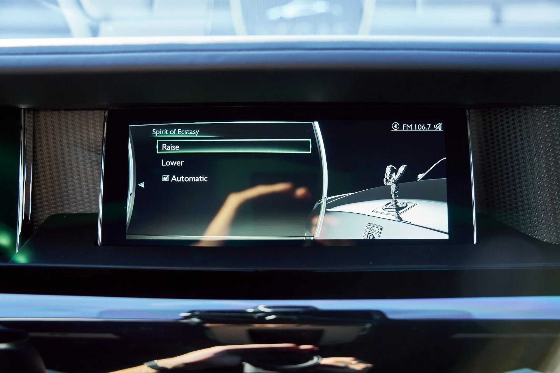 mph091_2135624974_Used_2024_Rolls_Royce_Phantom_Base_1770700194_72791f4470