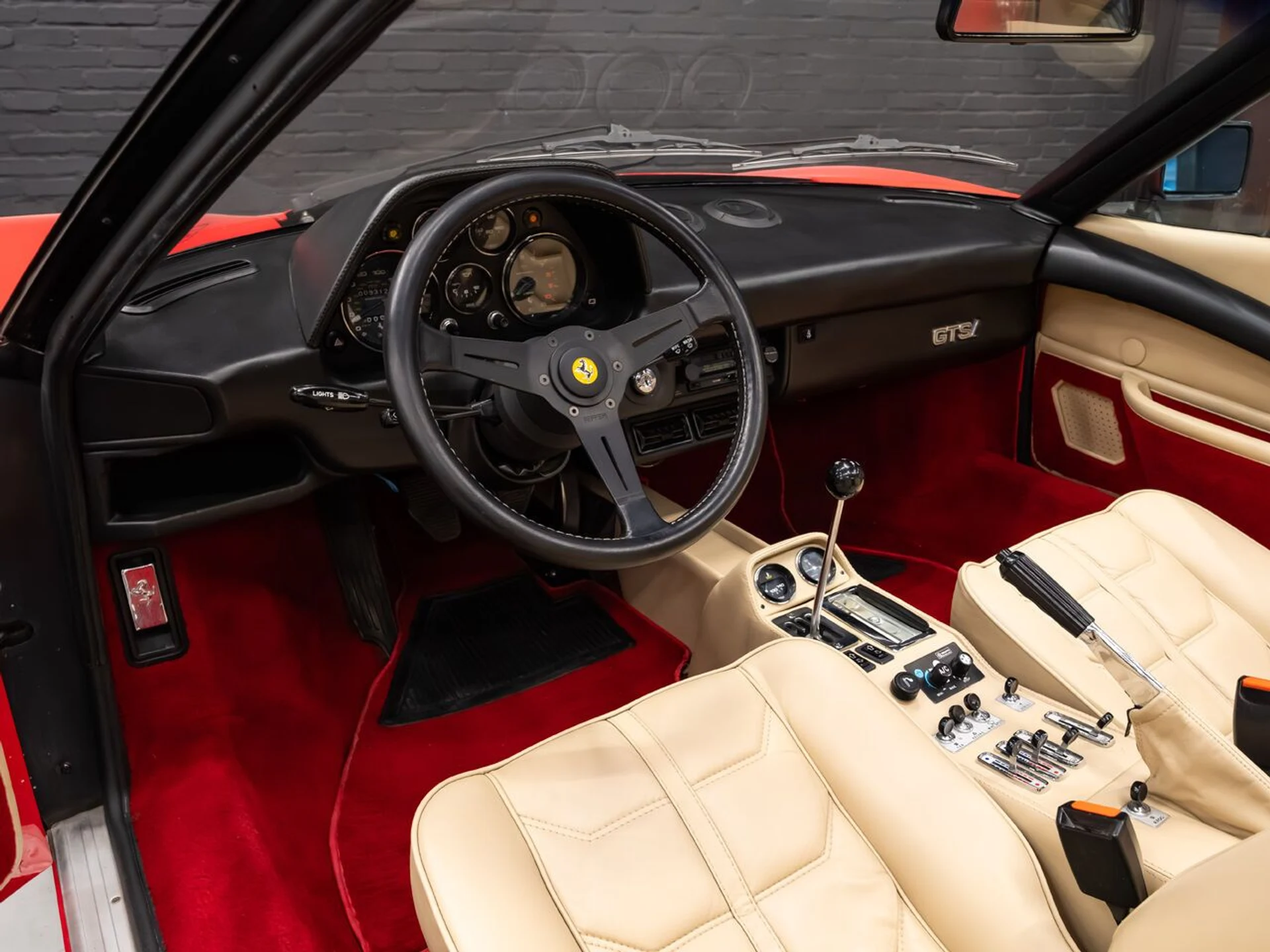 mph091_2215075667_ferrari_308_gtsi_1982_def049fa16