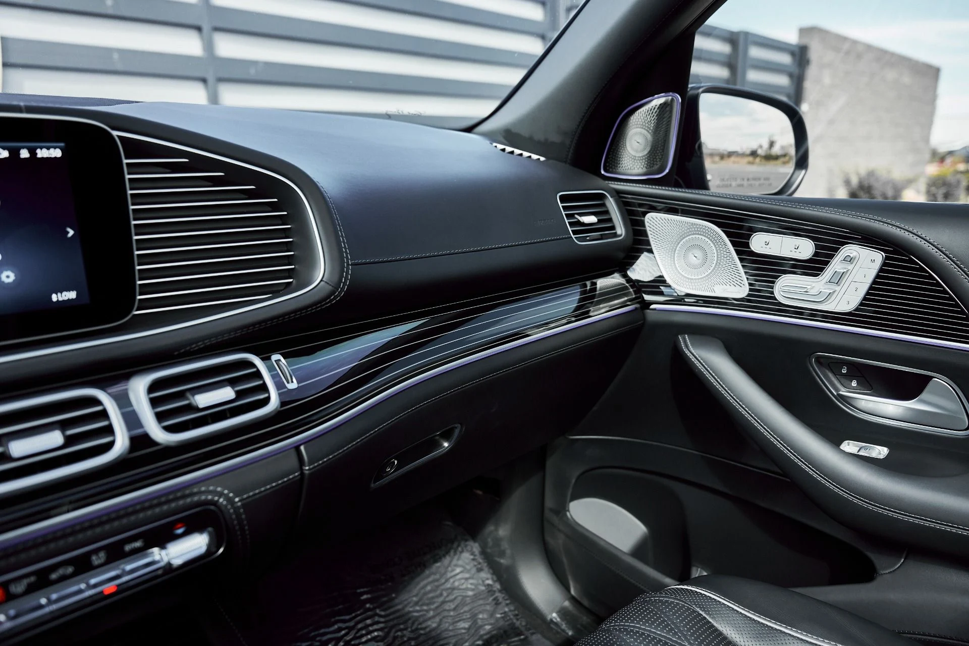 mph091_2226528802_Used_2024_Mercedes_Benz_GLS_Maybach_GLS_600_1773530658_638e79f817