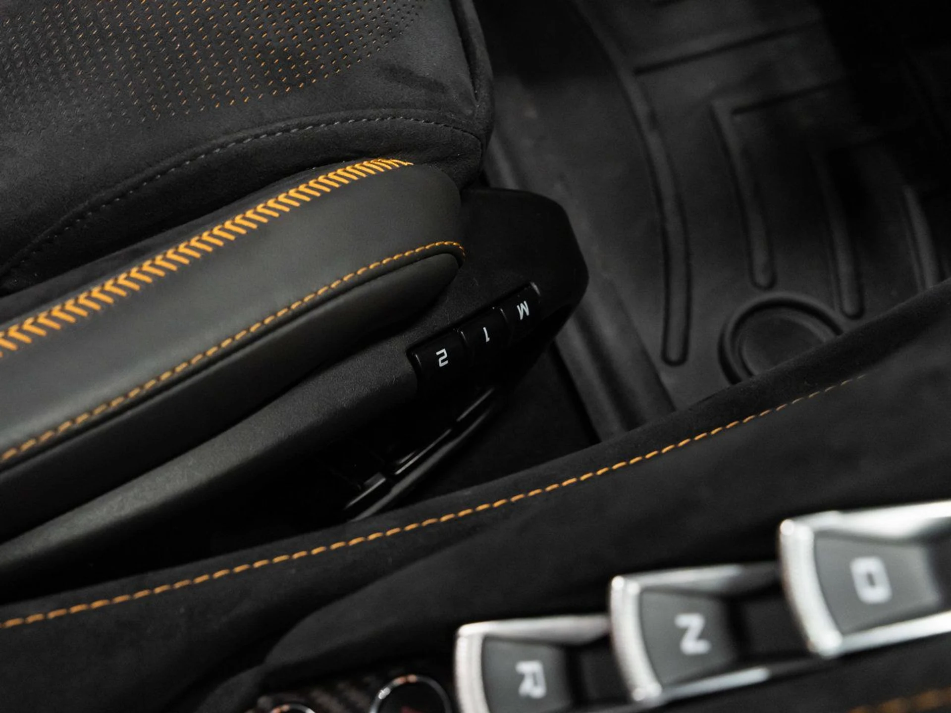 mph091_2247849006_mclaren_720s_2018_e796ef2bb5