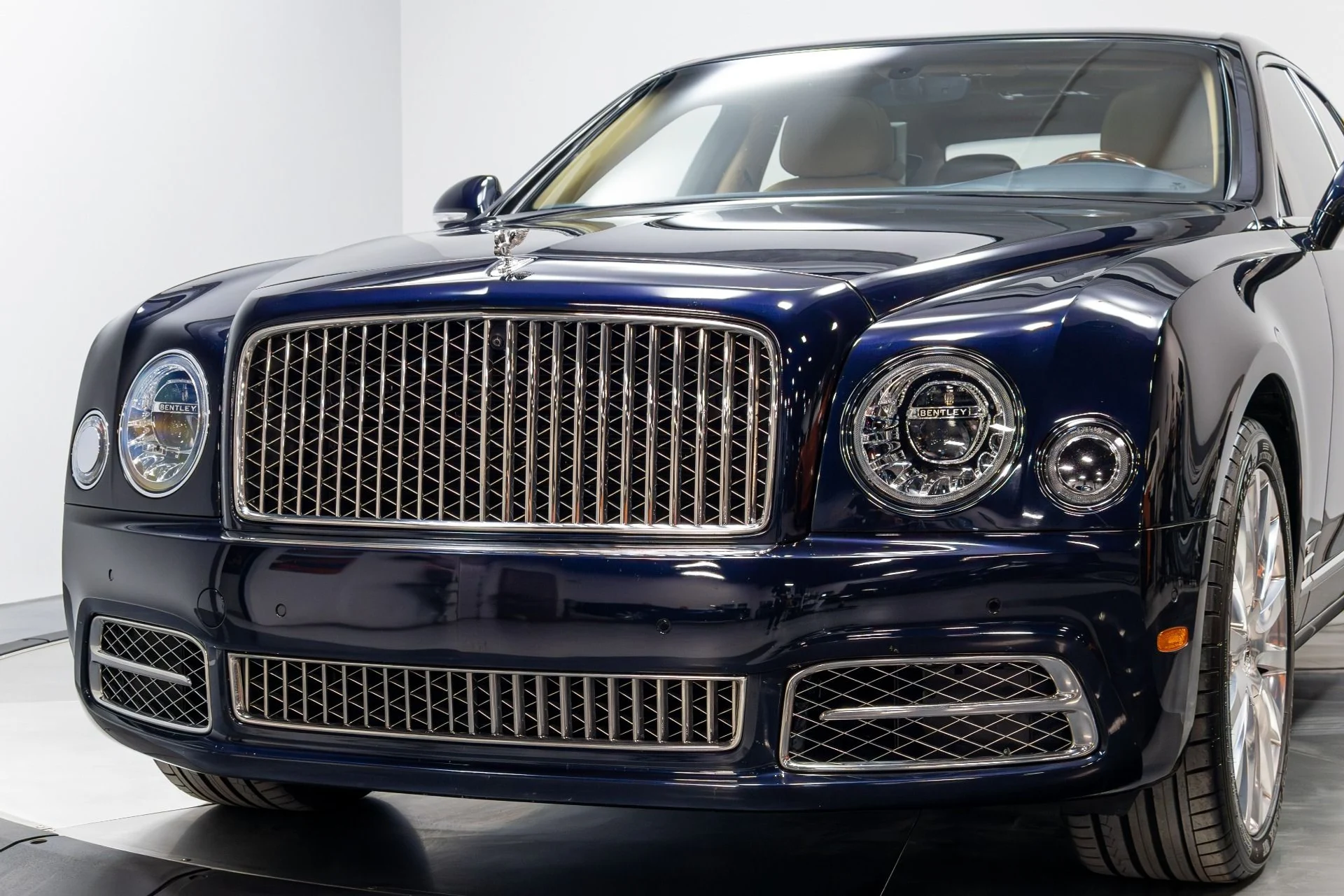 mph091_2401533552_Used_2017_Bentley_Mulsanne_1775514187_e514533e95