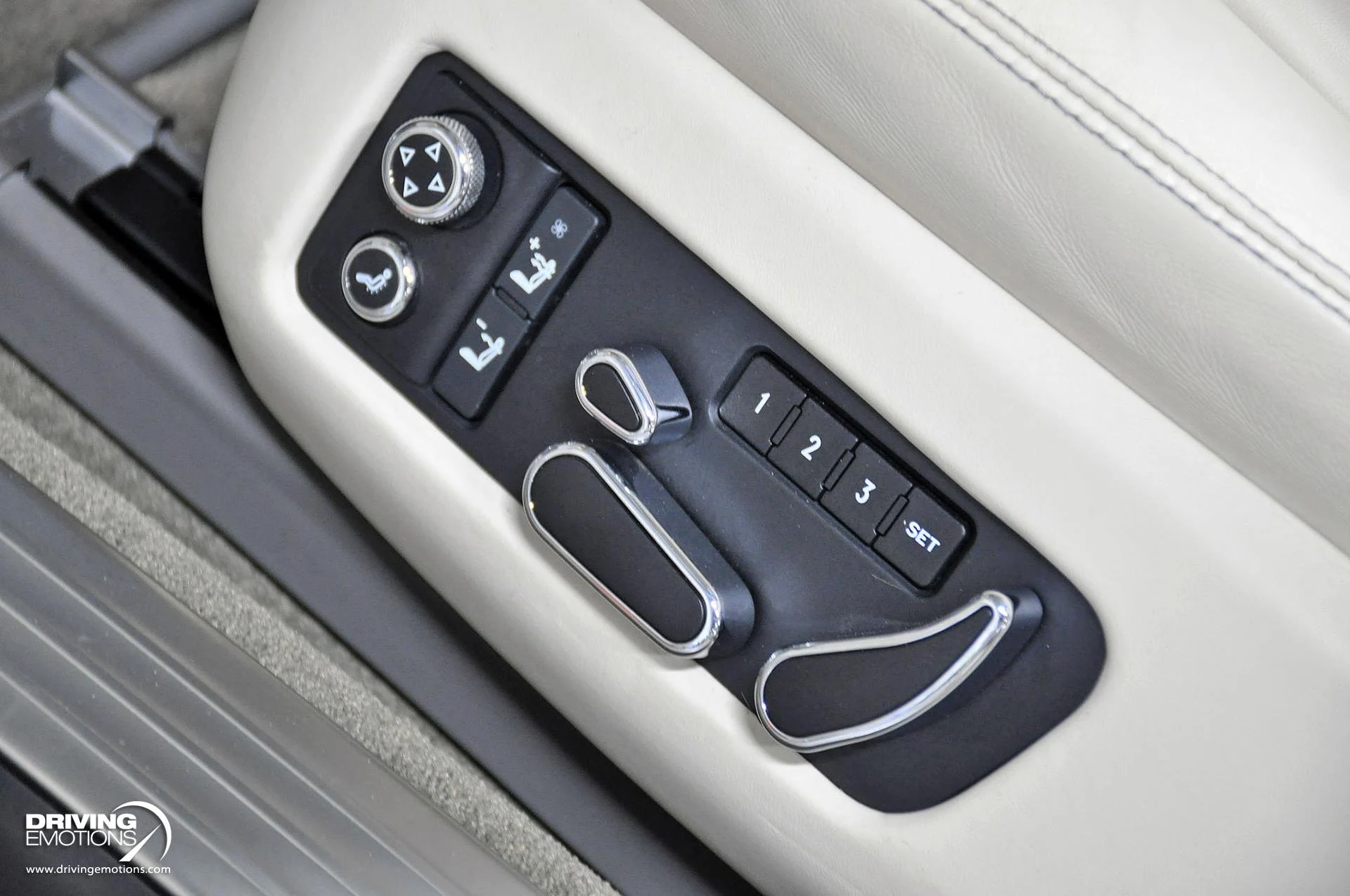 mph091_2452045758_886_p92_l_2ed8a0b7cd