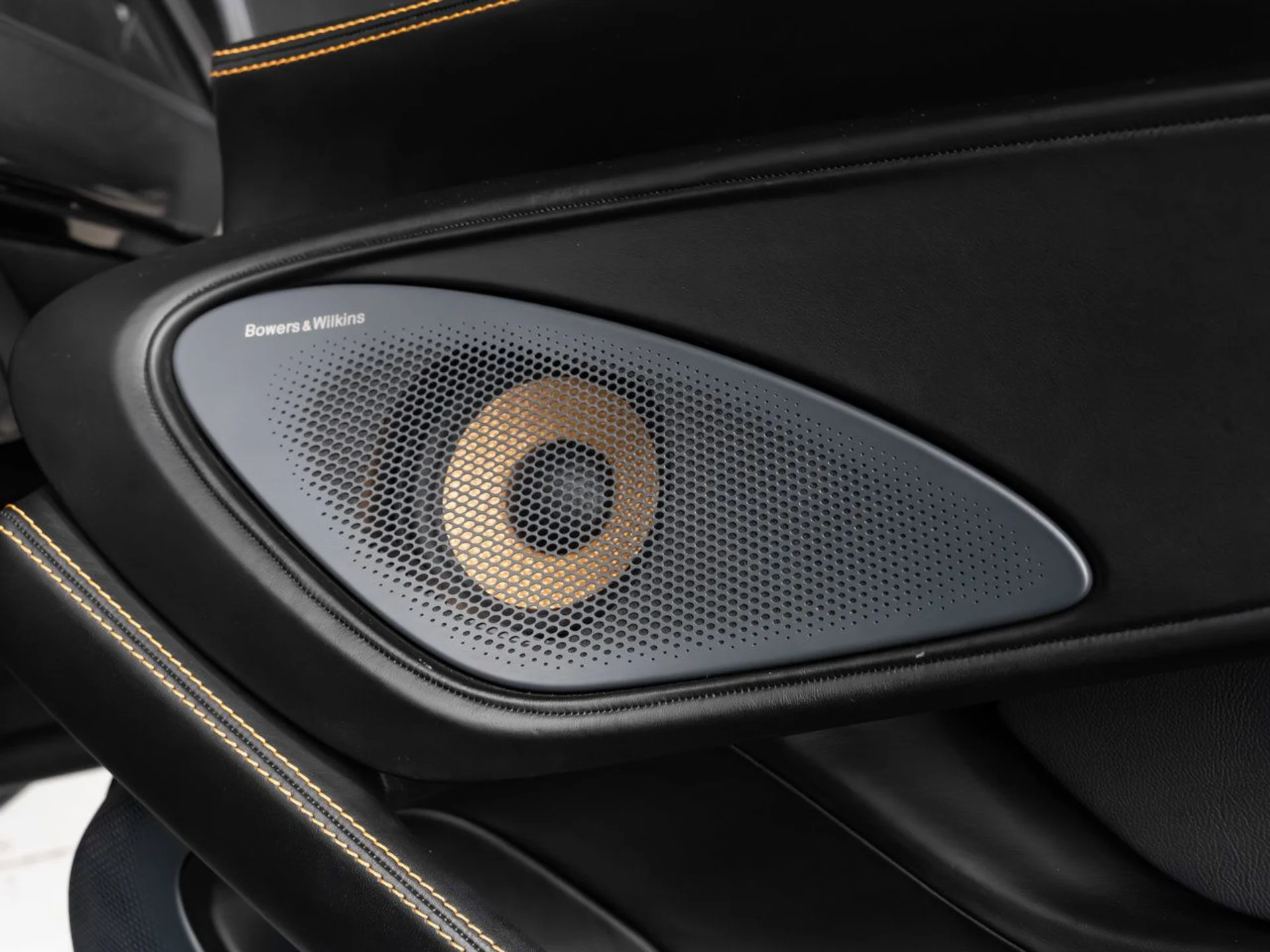 mph091_2570340871_mclaren_570s_2018_14eb38ecd6