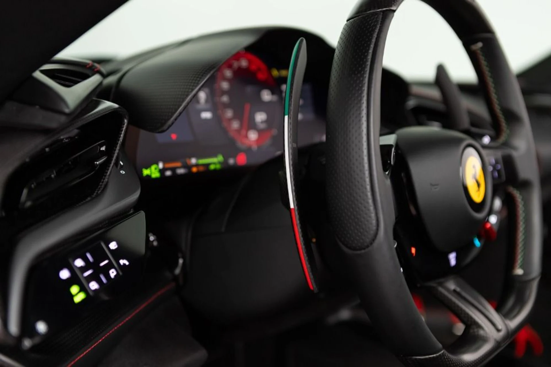 mph091_2689476464_Used_2022_Ferrari_SF_90_Spider_3c9afa0f39