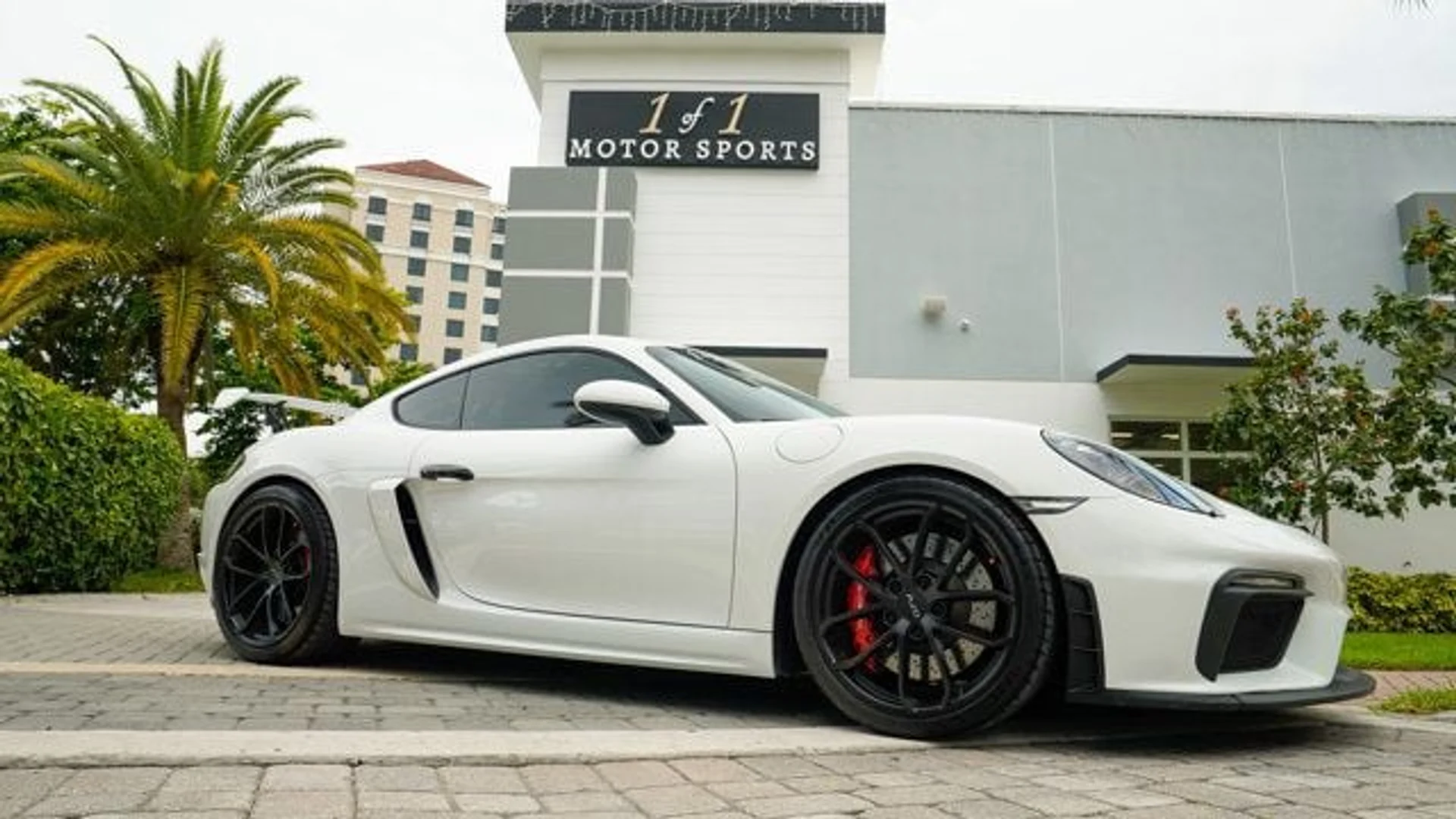 mph091_2879106416_used_2020_porsche_718_cayman_gt4coupe_14354_22875819_92_640_ebe6b42d7e
