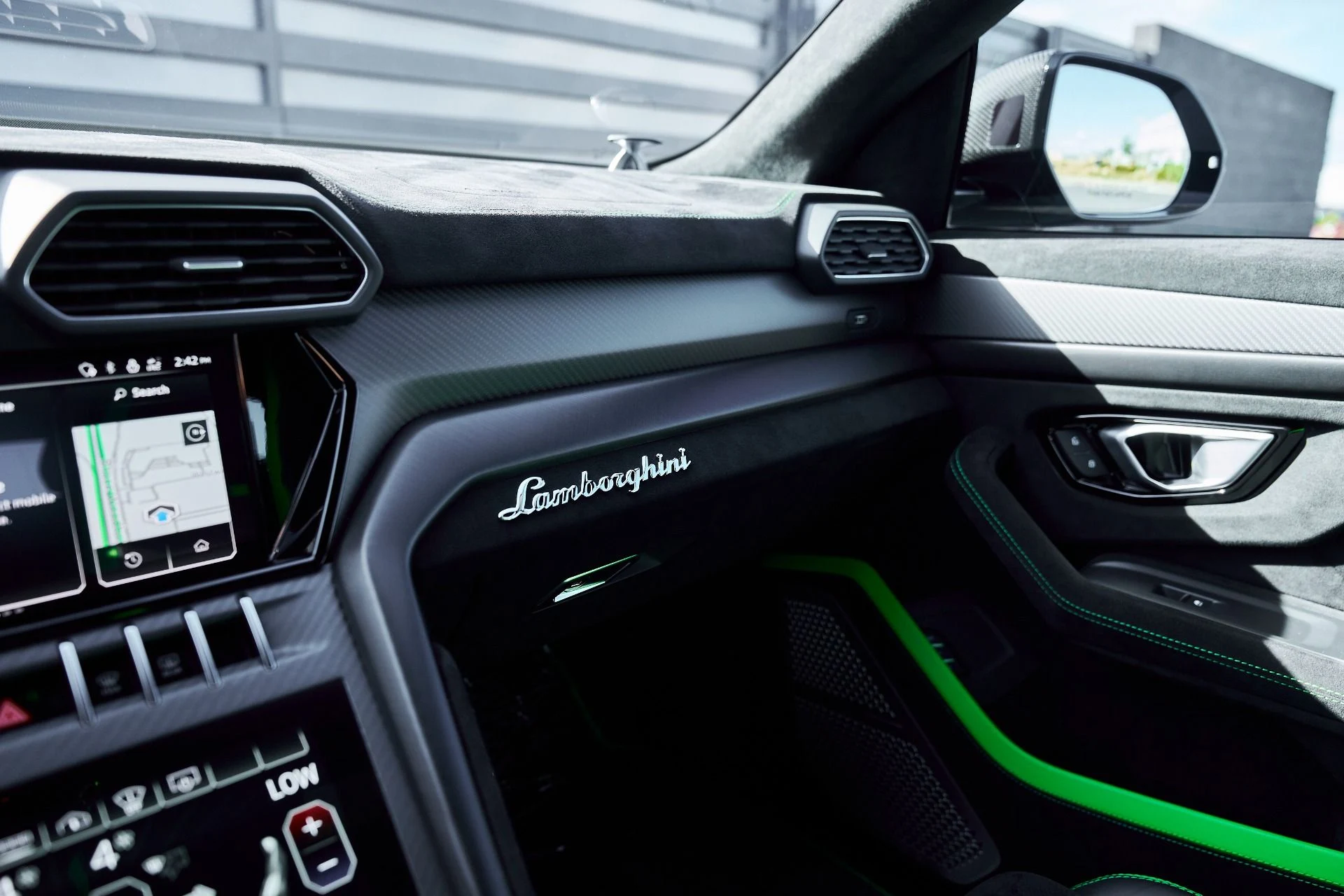 mph091_2894611882_Used_2024_Lamborghini_Urus_Performante_1772849224_b1e123dad5