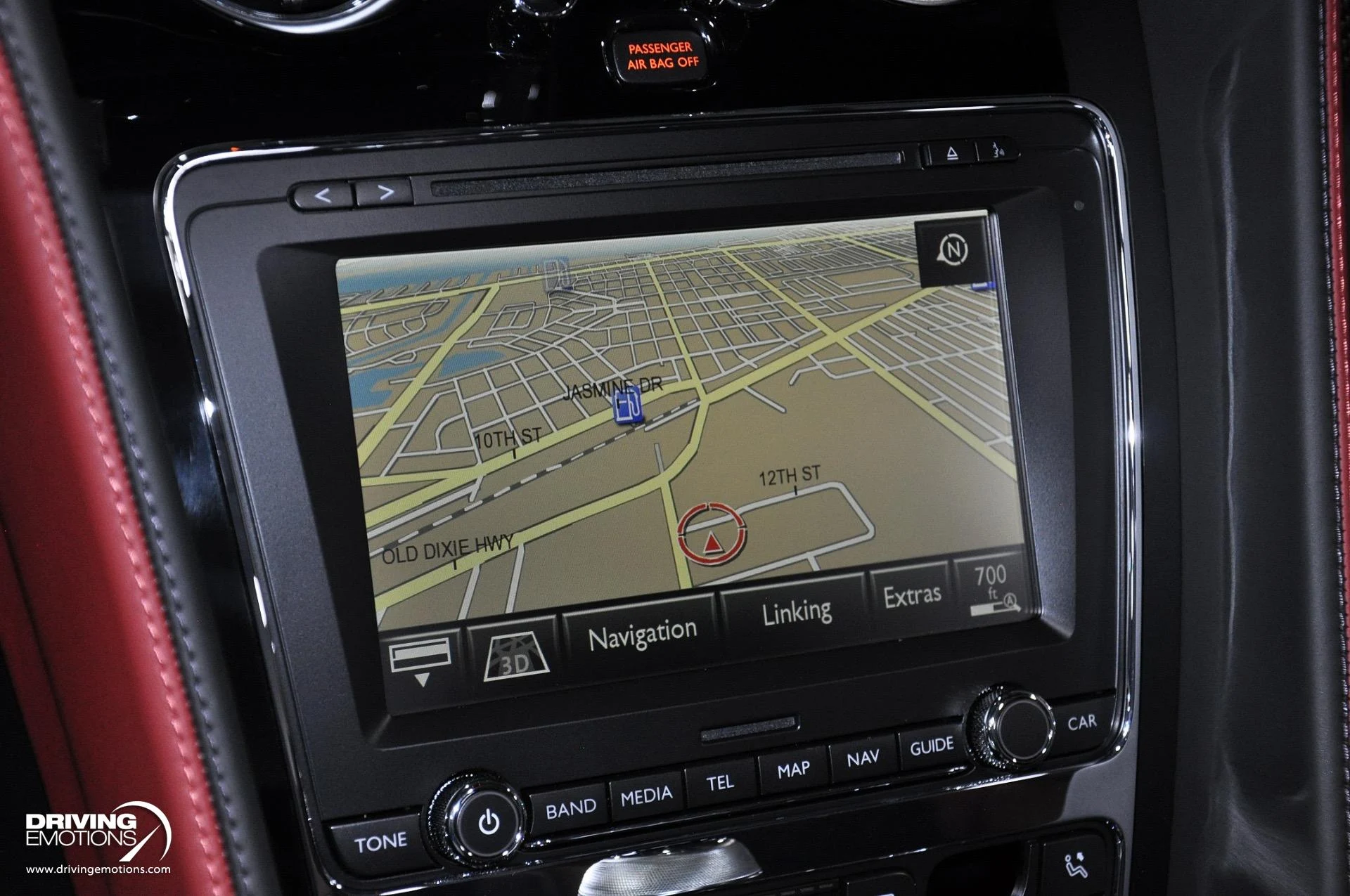 mph091_2933435755_891_p92_l_cfecde0990