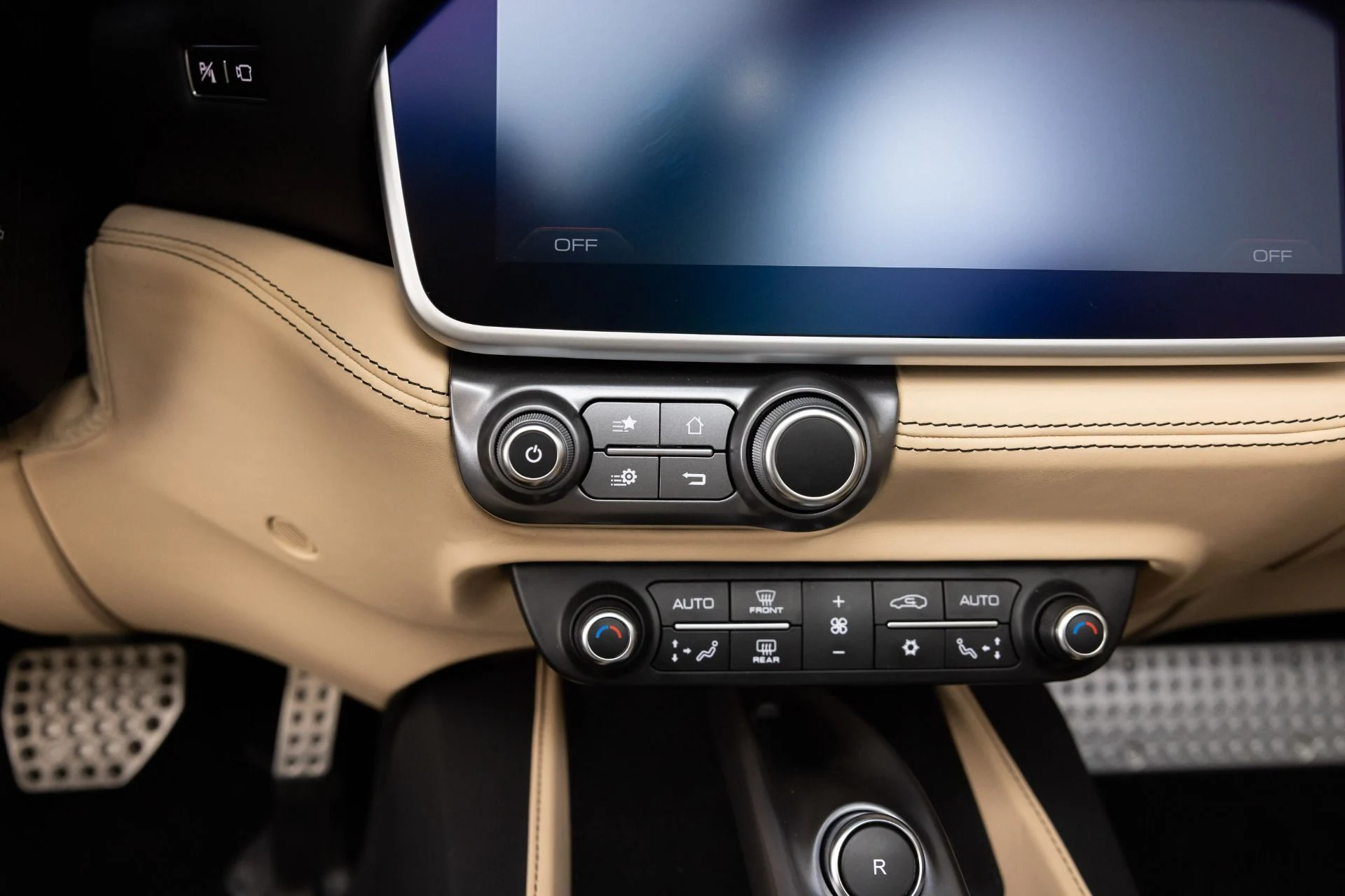 mph091_2943041328_Used_2023_Ferrari_Portofino_M_1784746768_1a5c739035
