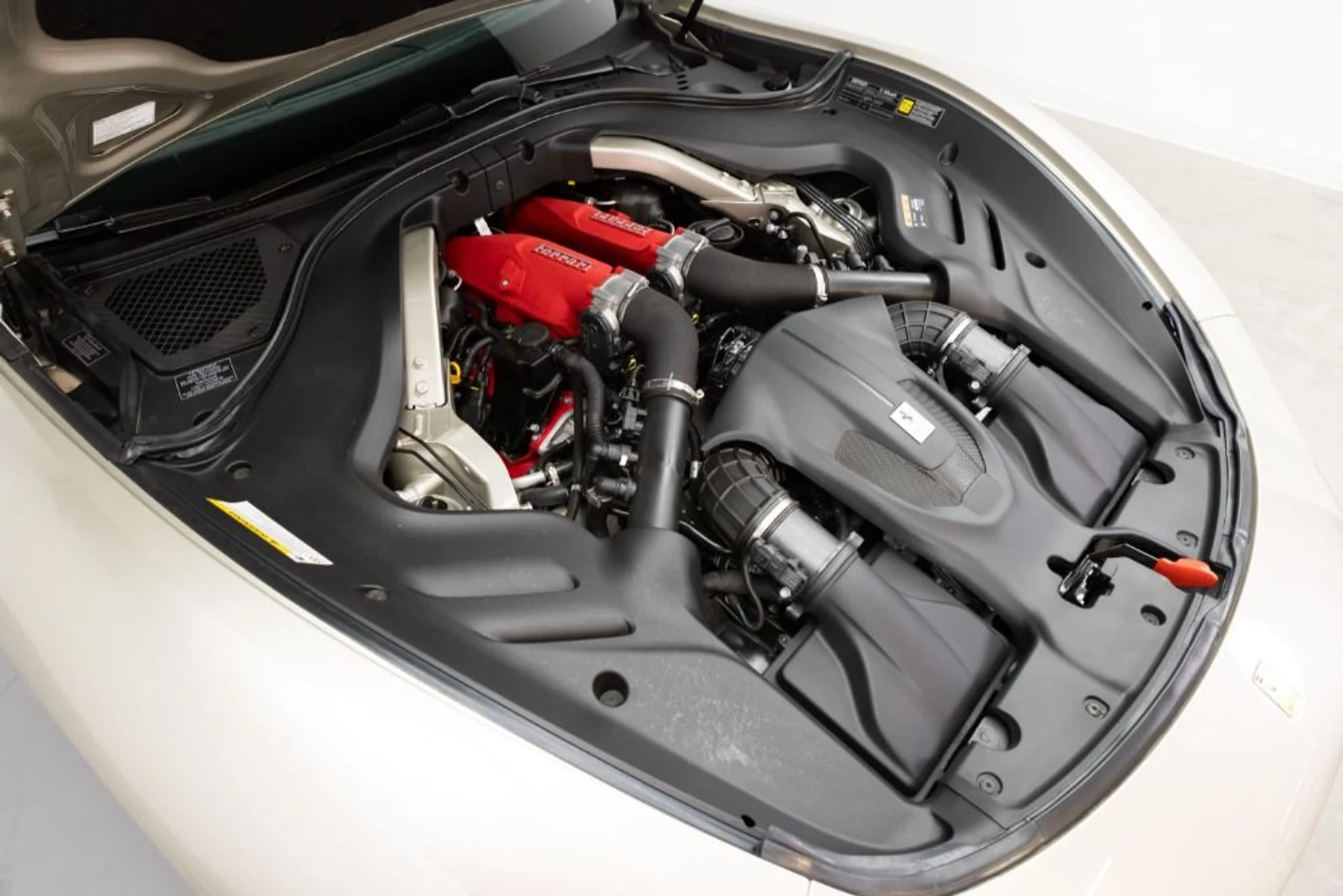 mph091_3115658377_Used_2024_Ferrari_Roma_Spider_bfc2162b7f