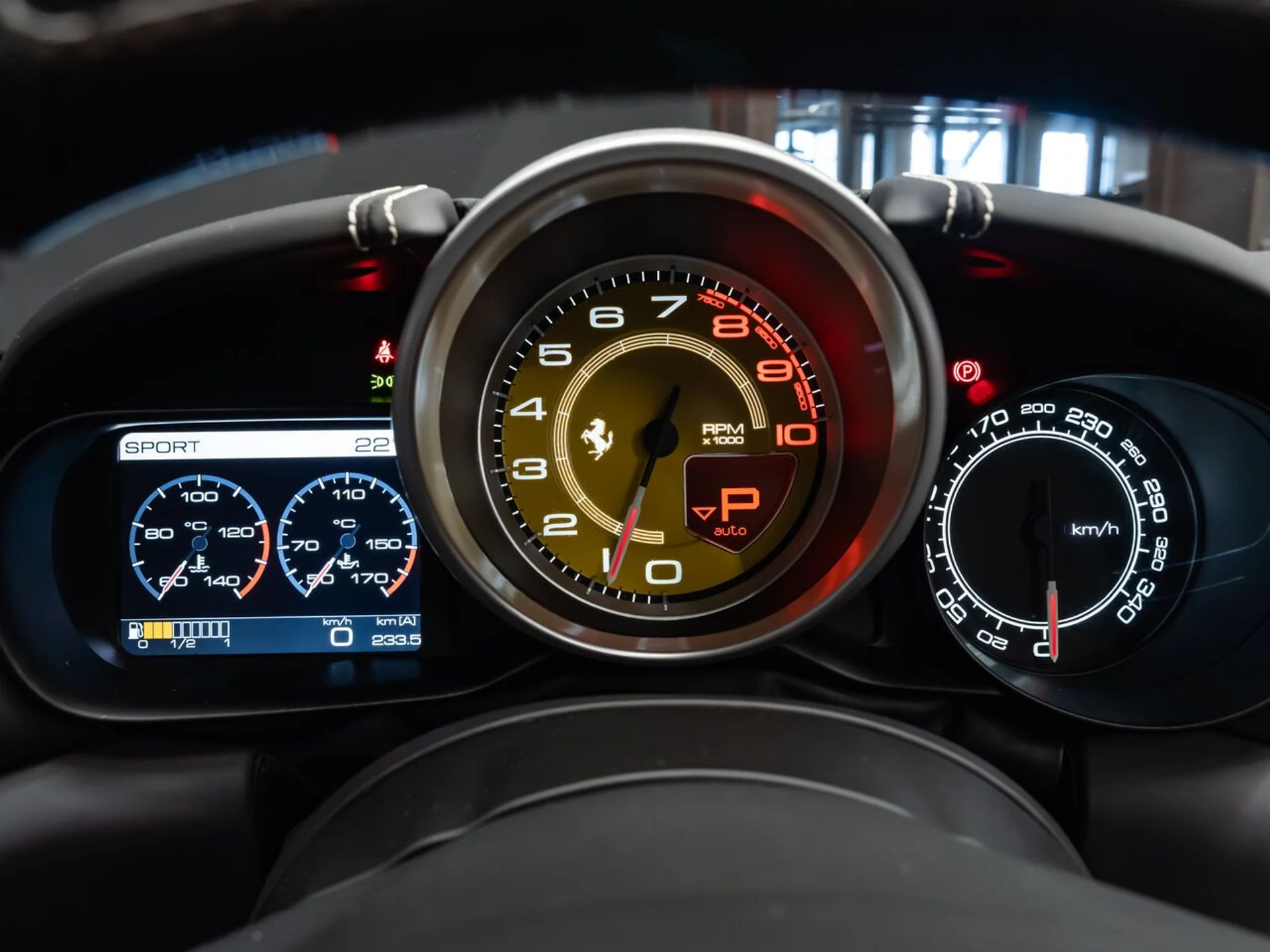 mph091_3298536208_ferrari_california_2015_4c4264b154