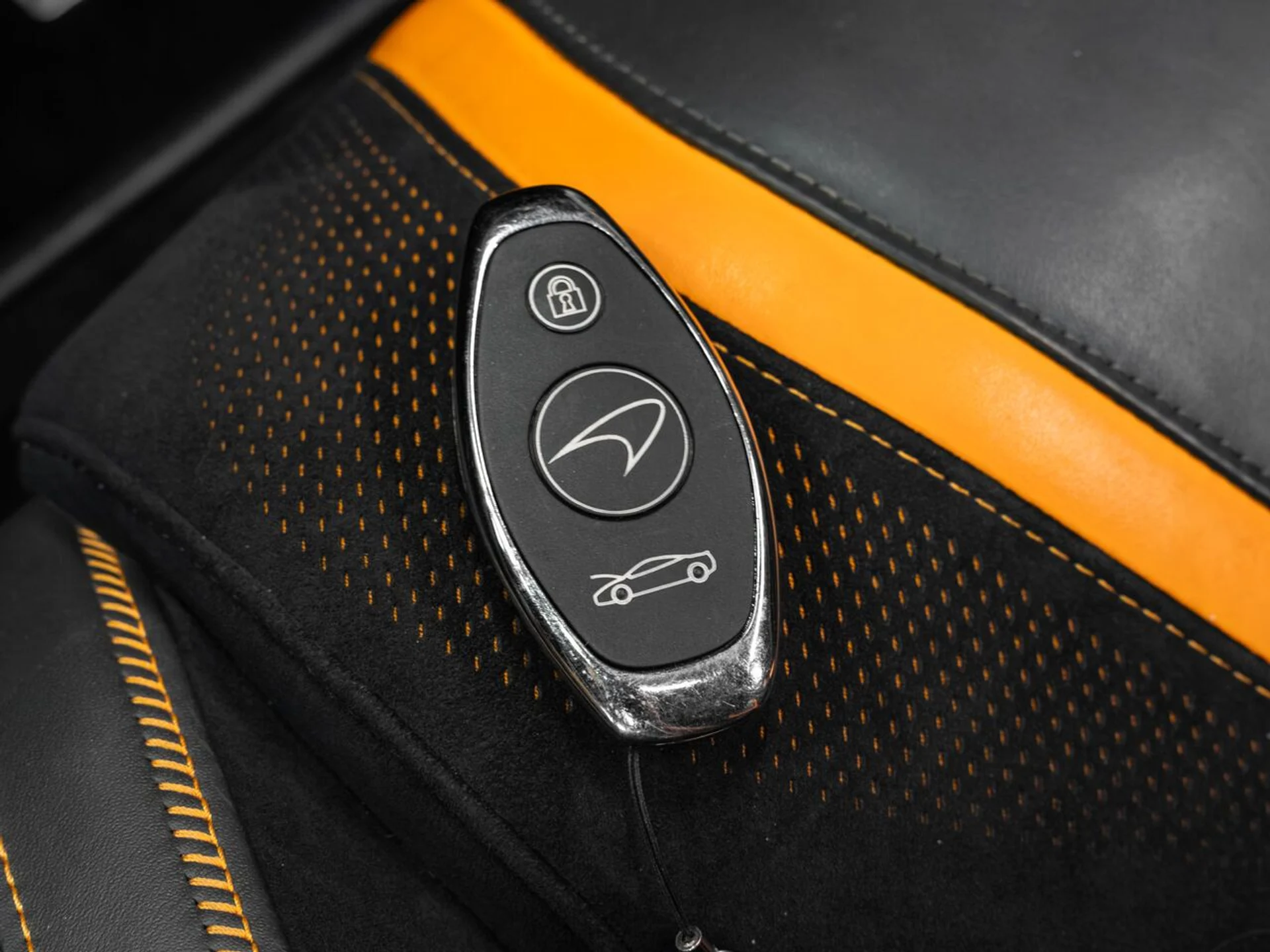 mph091_3358973178_mclaren_720s_2018_e16cd63b90