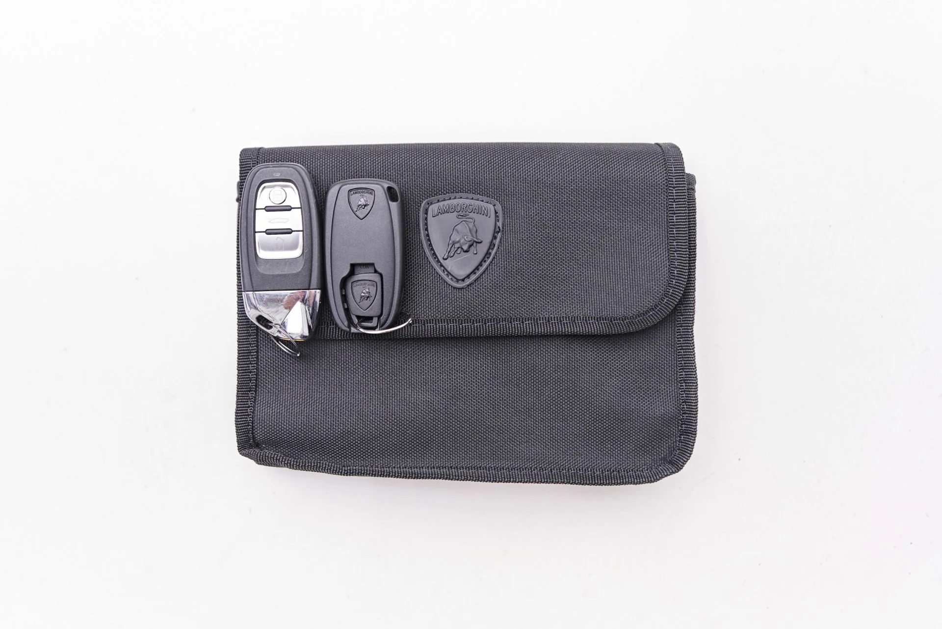 mph091_3751953703_Used_2021_Lamborghini_Huracan_EVO_Base_1758314743_3e9bdf132b