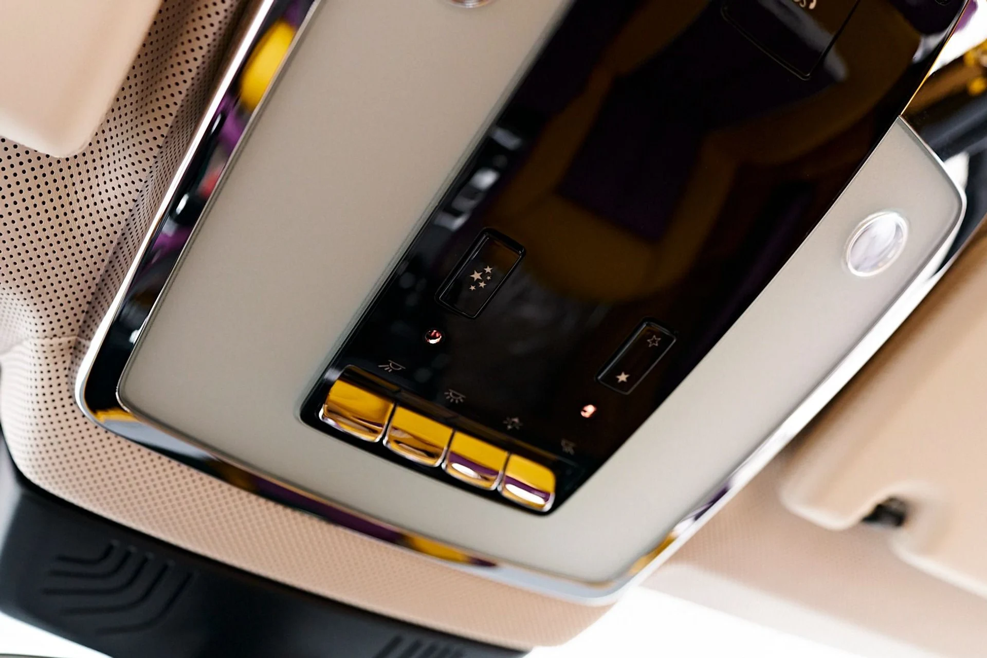 mph091_3752094537_Used_2025_Rolls_Royce_Cullinan_Base_1736646133_f585385844