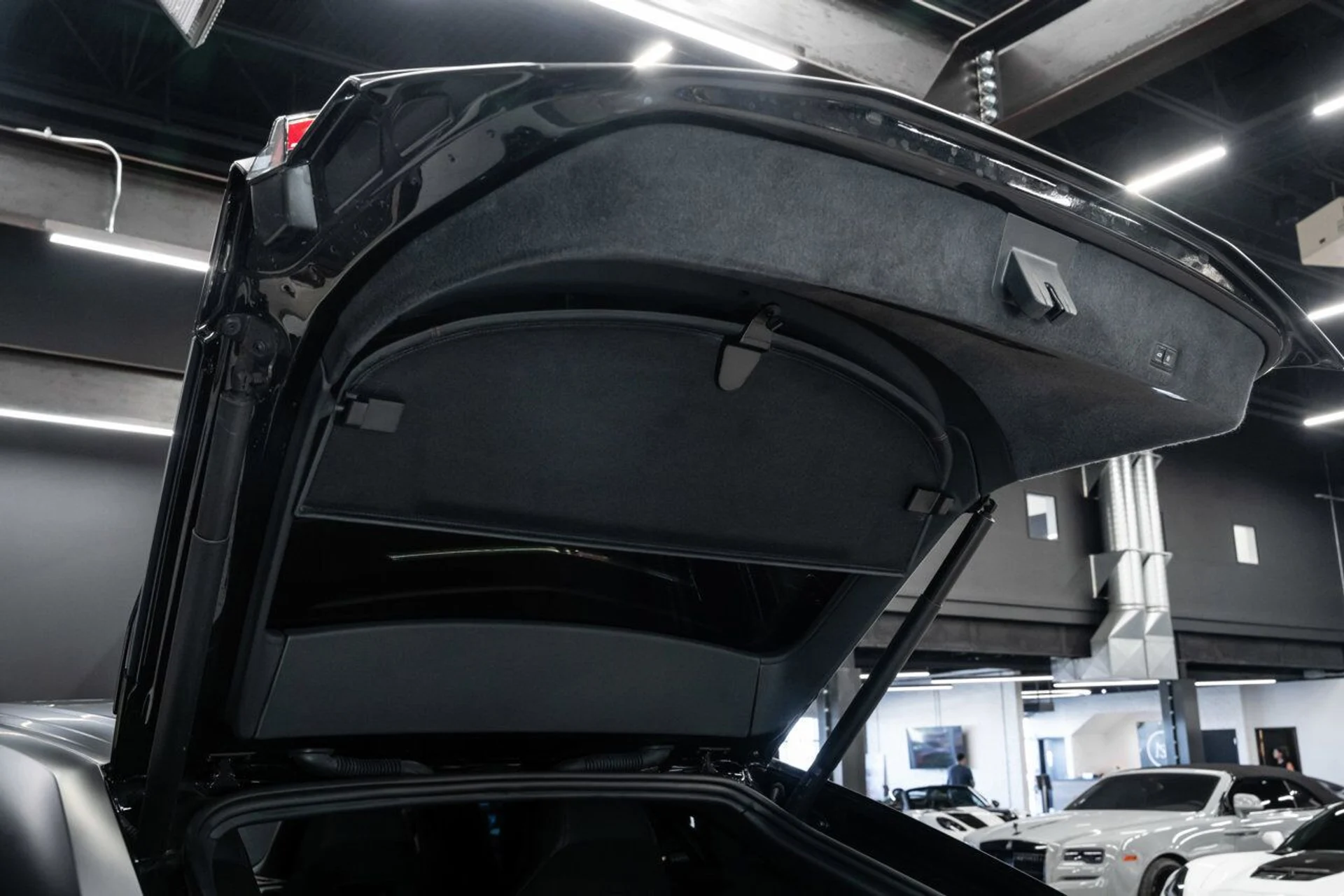 mph091_3893007388_lamborghini_urus_2023_027589ac6d