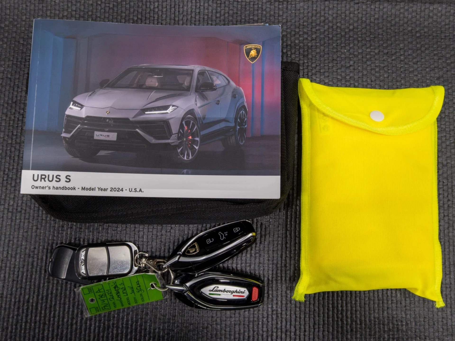 mph091_4009072344_Used_2024_Lamborghini_Urus_S_1775489560_b7fef934be